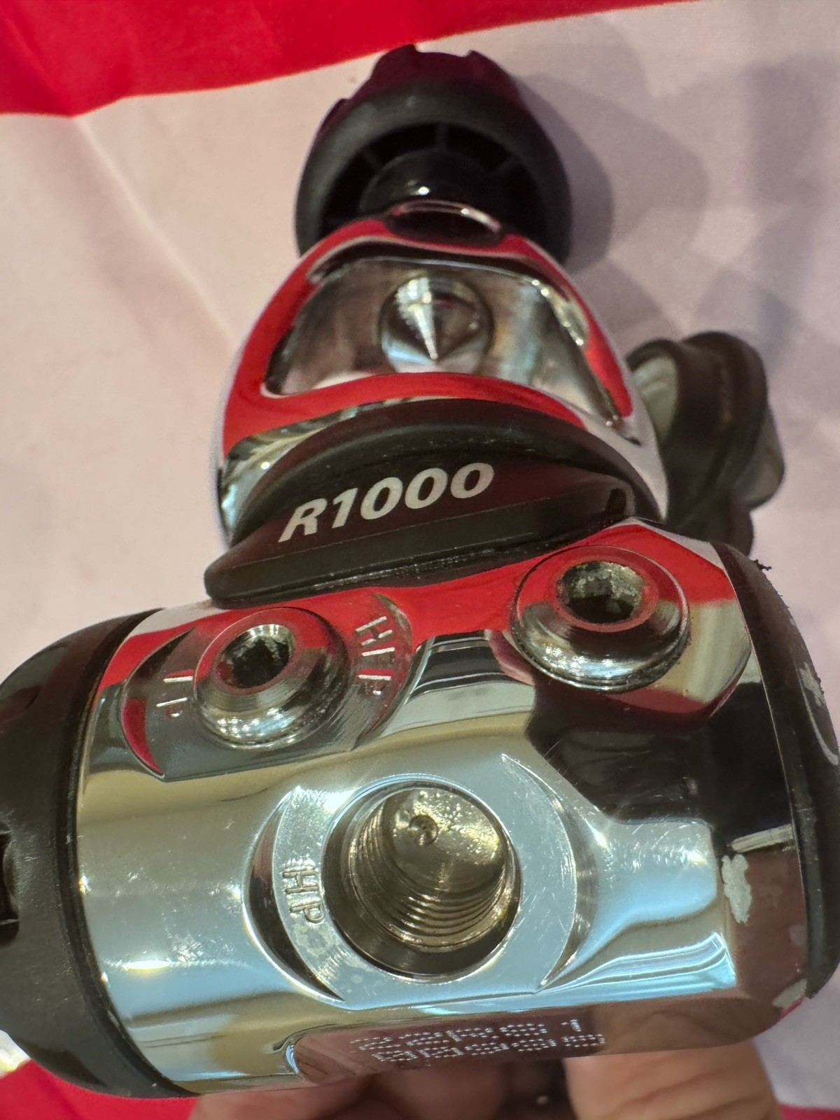 SCUBA TUSA S1001 FIRST AND SECOND STAGE REGULATOR LOOKS LIKE NEVER WET!