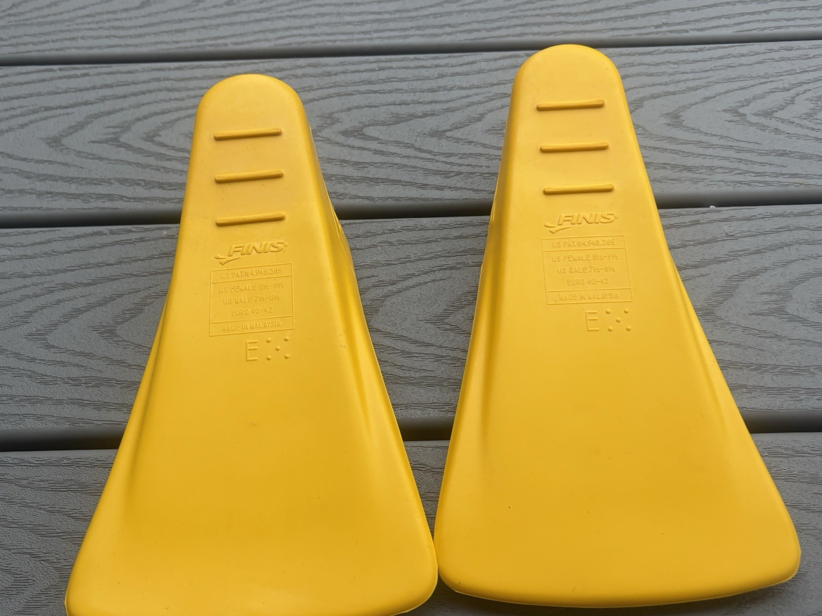 FINIS Zoomers Gold Short Blade Training Fins Female 8 1/2-9 1/2 Male 7 1/2-8 1/2