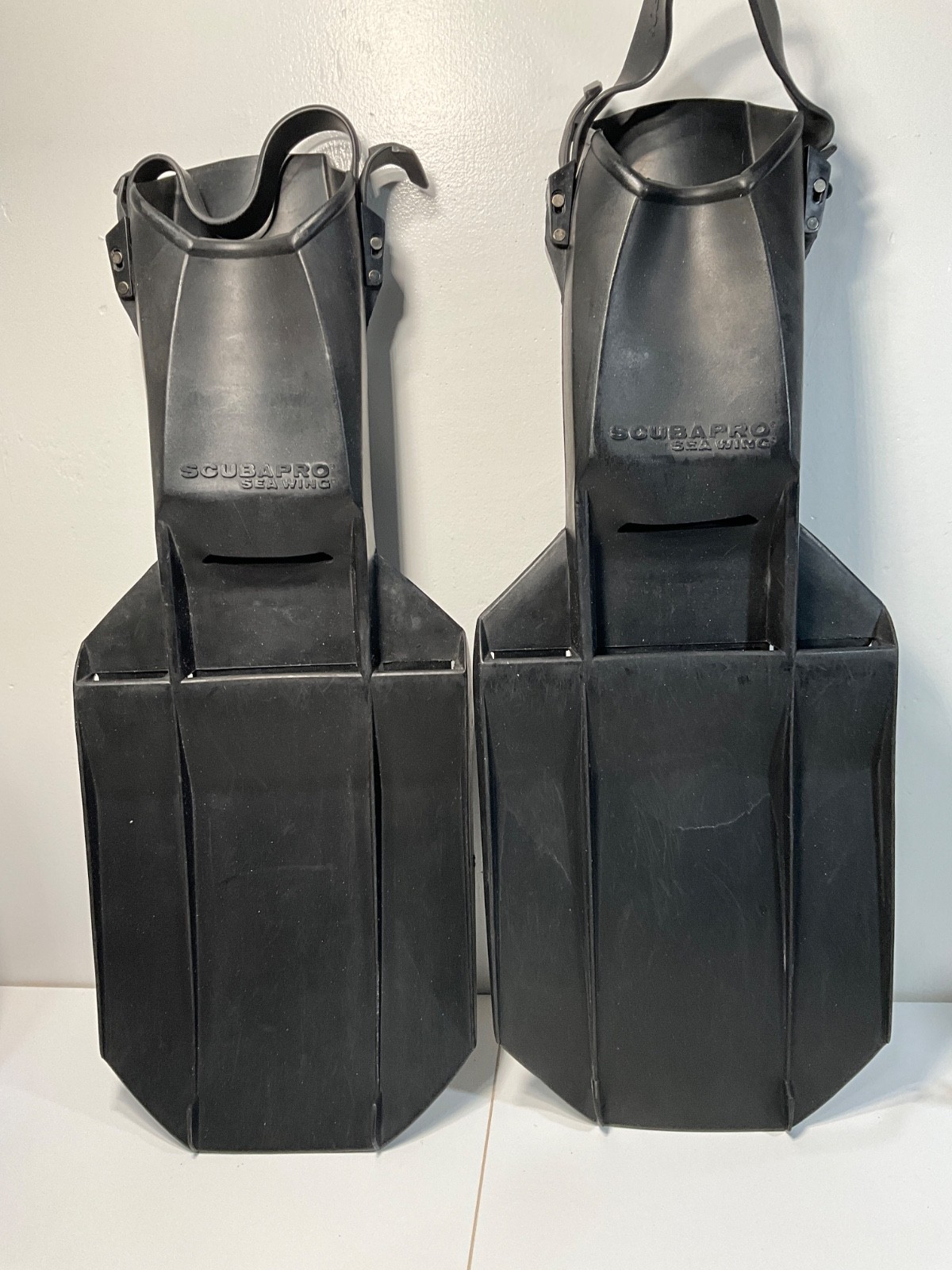 ScubaPro Sea Wing 25-552-000 Full Foot Fins Black Ex Large XL Made in USA