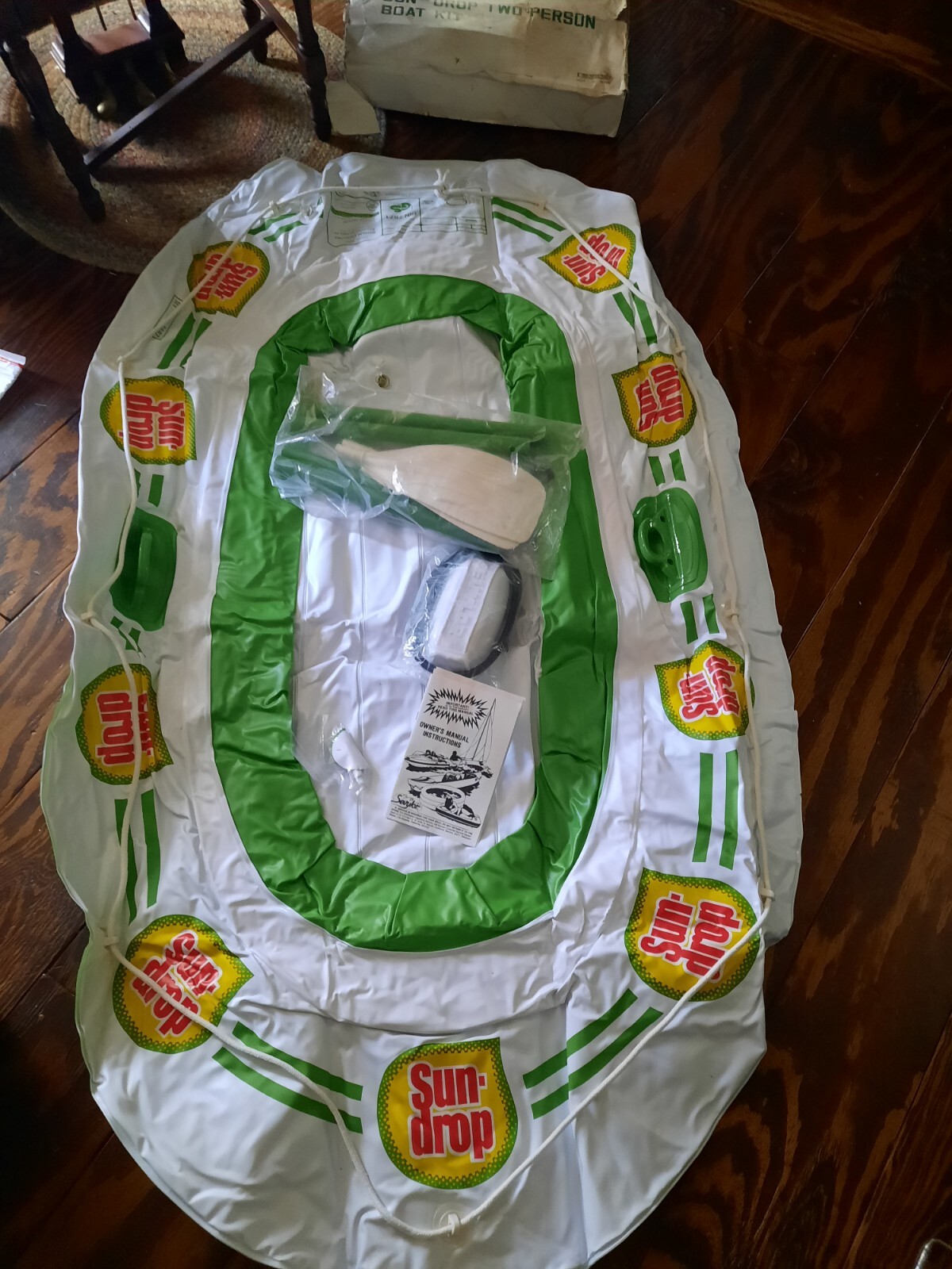 New Nos Rare vintage Sun Drop Inflatable boat raft kit Pump & Oars Sevylor promo