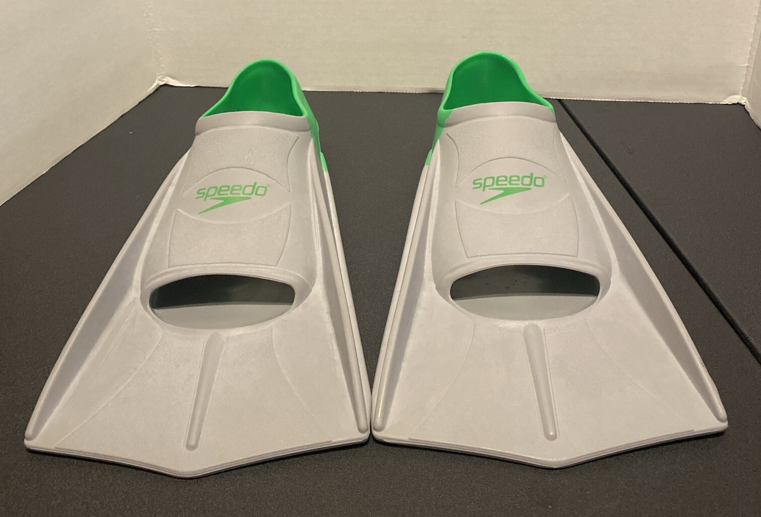 SPEEDO Unisex-Adult Swim Training Fins Rubber Long GRAY/Green Sz 5-6 E00003