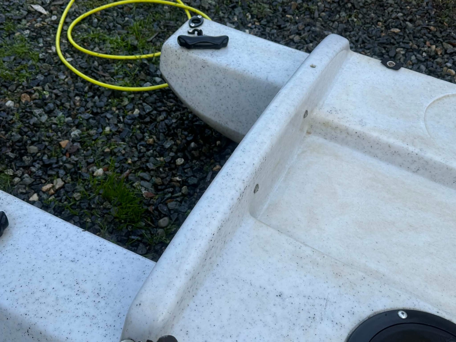 Stealth Kiwi Kayak Fishing Angler Kayak 11ft Pontoon Catamaran Hull