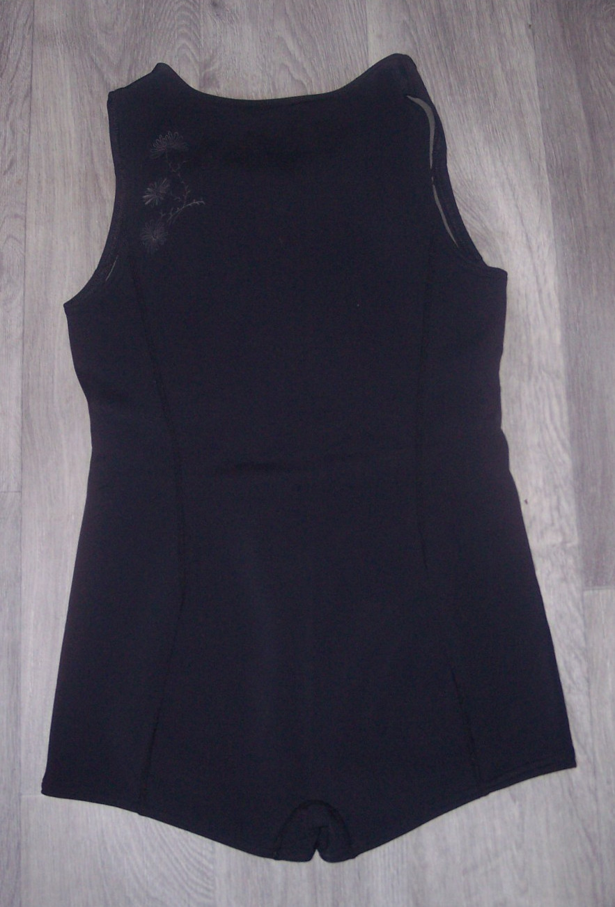 Tilos Womens 1mm MetaLite Swimsuit XL Black GUC Thick Material Wet Suit B2