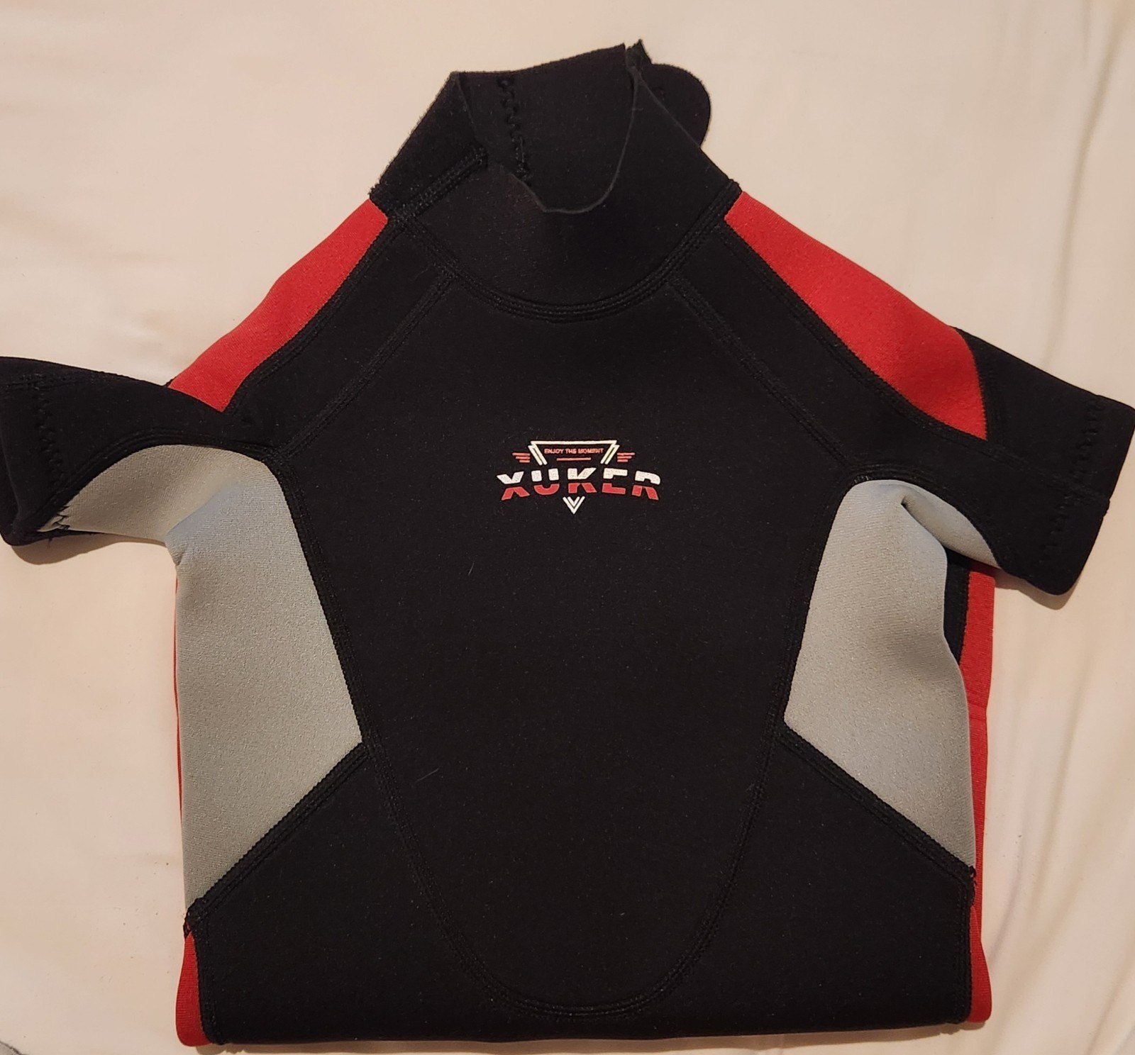 Xuker Boys 3mm Shorty Wetsuit Size 4 Red/black/gray NWOT Free Shipping