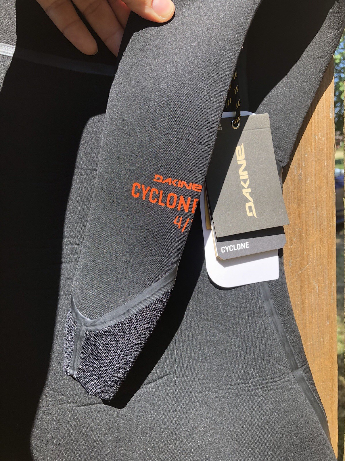 NEW Dakine Cyclone 4/3mm Black Zip Free Full Wetsuit/Men’s Size X-Small
