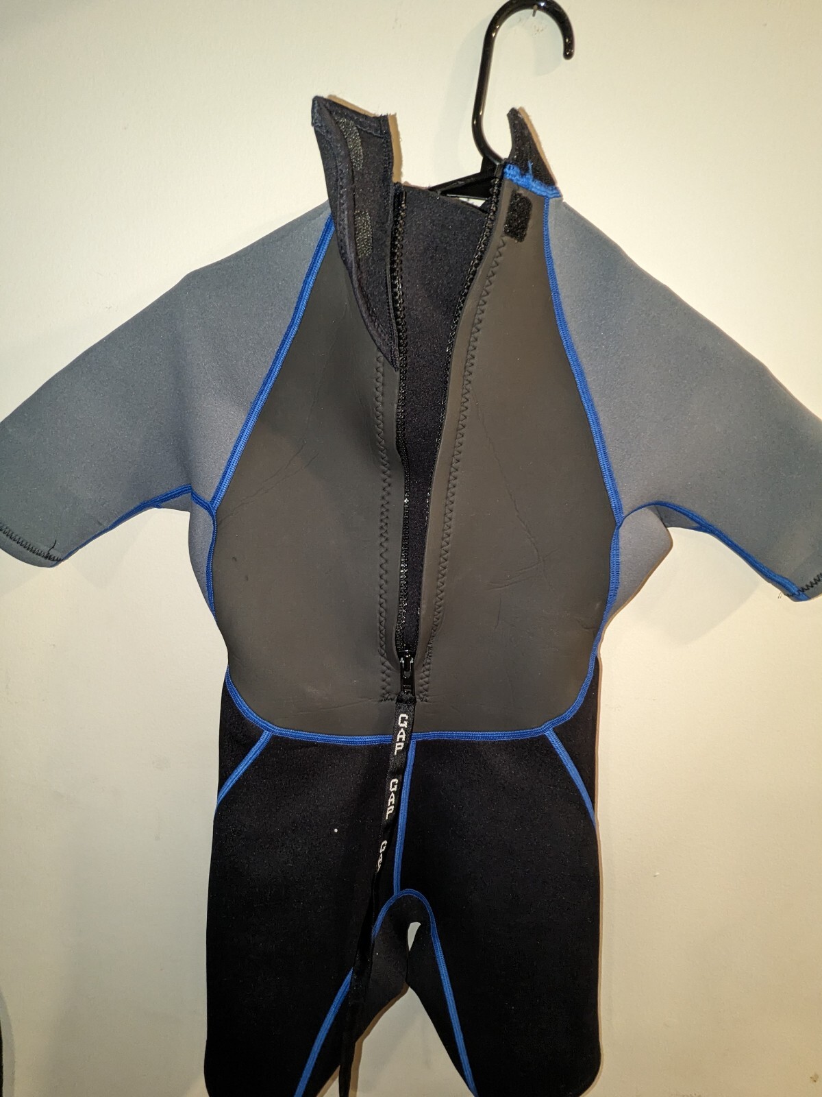 Gap Wetsuit Kids XL Black Gray Blue Outdoor Water Swim Suit Vacation Youth Zip