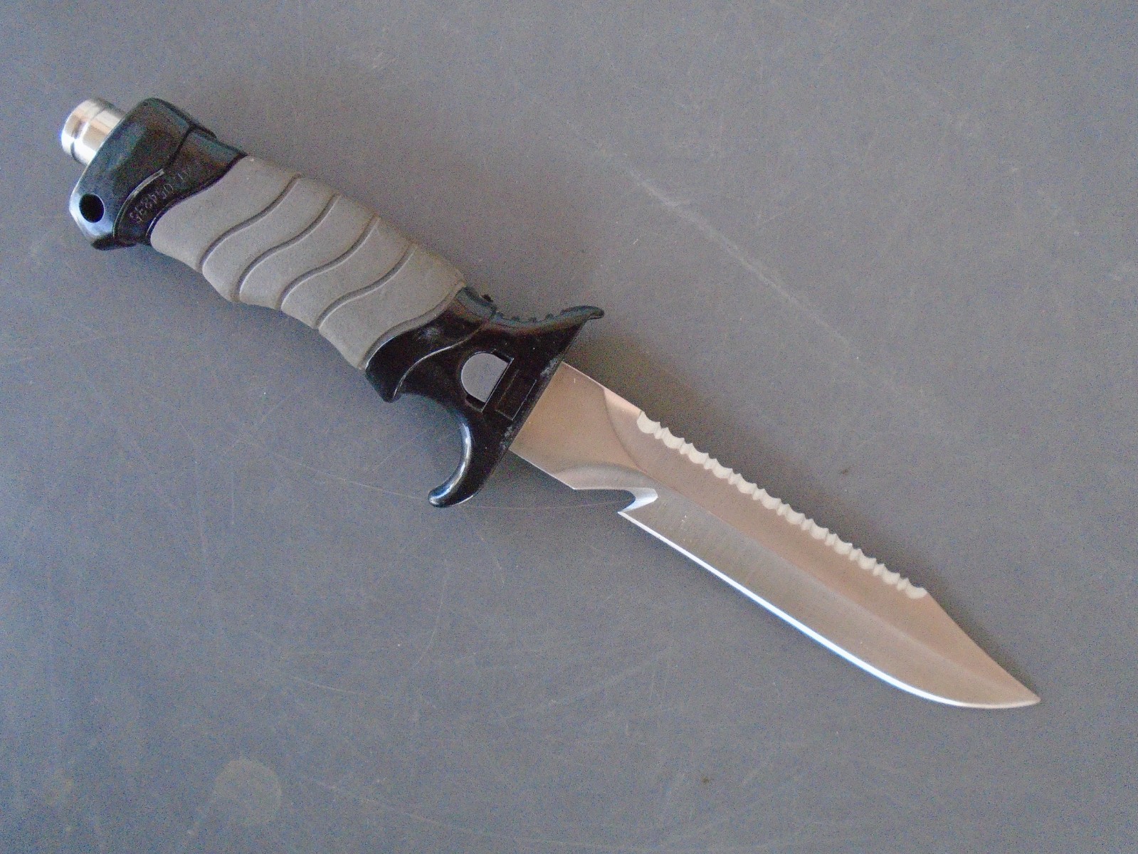 11″ DIVE MASTER 420 Stainless Dive Knife with Plastic Sheath & Rubber Leg Strap