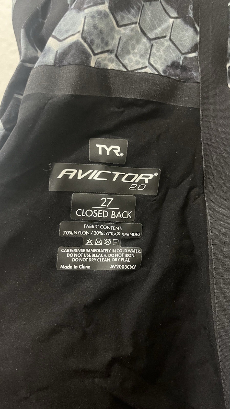 TYR Avictor 2.0 Closed Back Tech Suit Competitive Swimwear Size 27