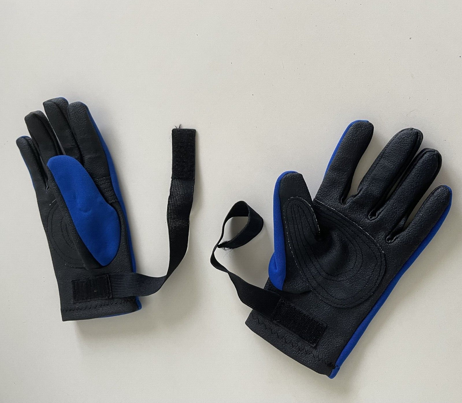 NRS Rubber Neoprene Paddling Gloves Grip Palms 94612 Kayaking Fishing Thailand L