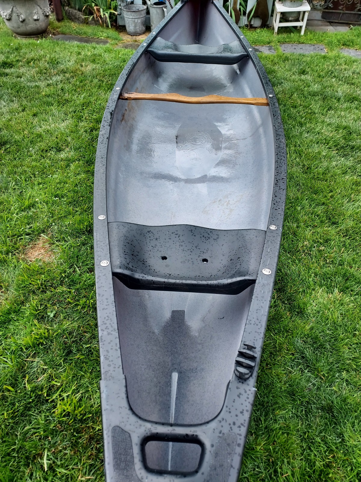 14 FT OLD TOWN CANOE WITH ACCESSORIES 2 ANCHORS 2 SEATS 3 PADDLES ORIGINAL OWNER