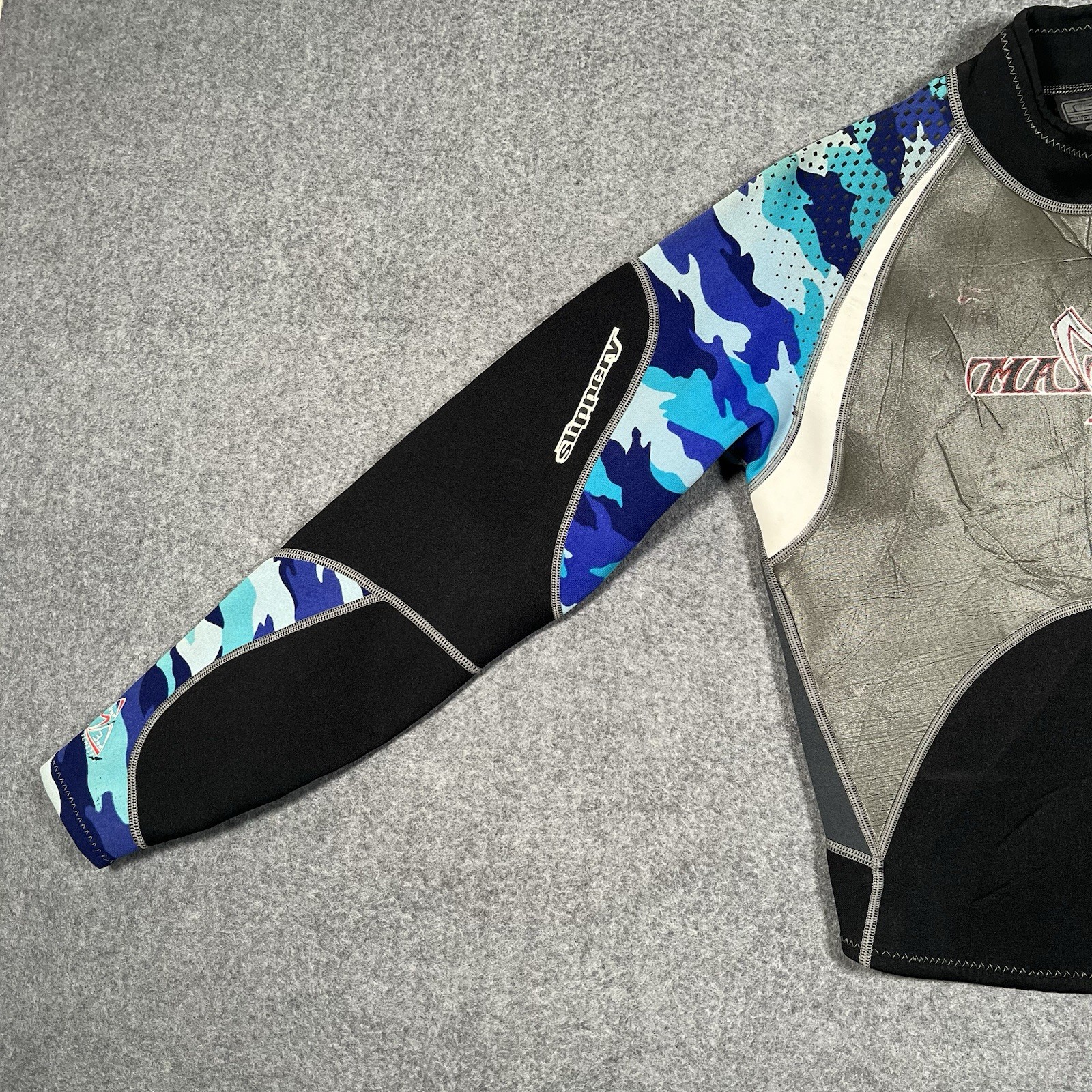 Slippery Matrix Wetsuit Long Sleeve Top L Blue Camo Pullover Neoprene Swim Surf