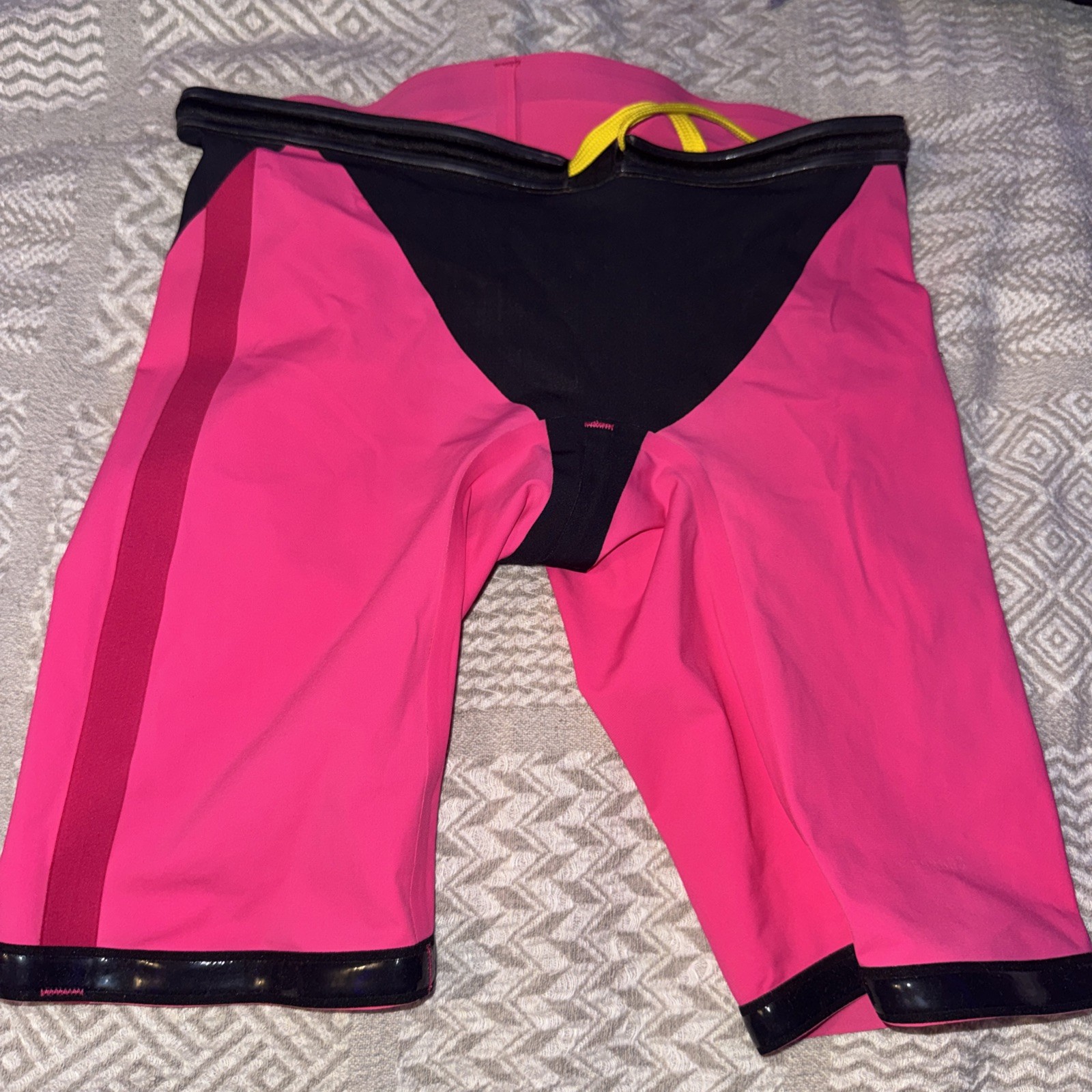 Finis Men’s Fuse Tech Suit Jammer Size 26 Pink