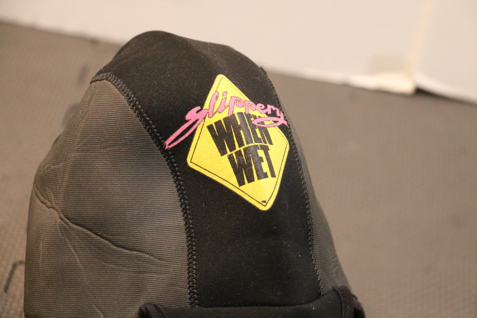 Slippery When Wet neoprene waterski, diving cap black M