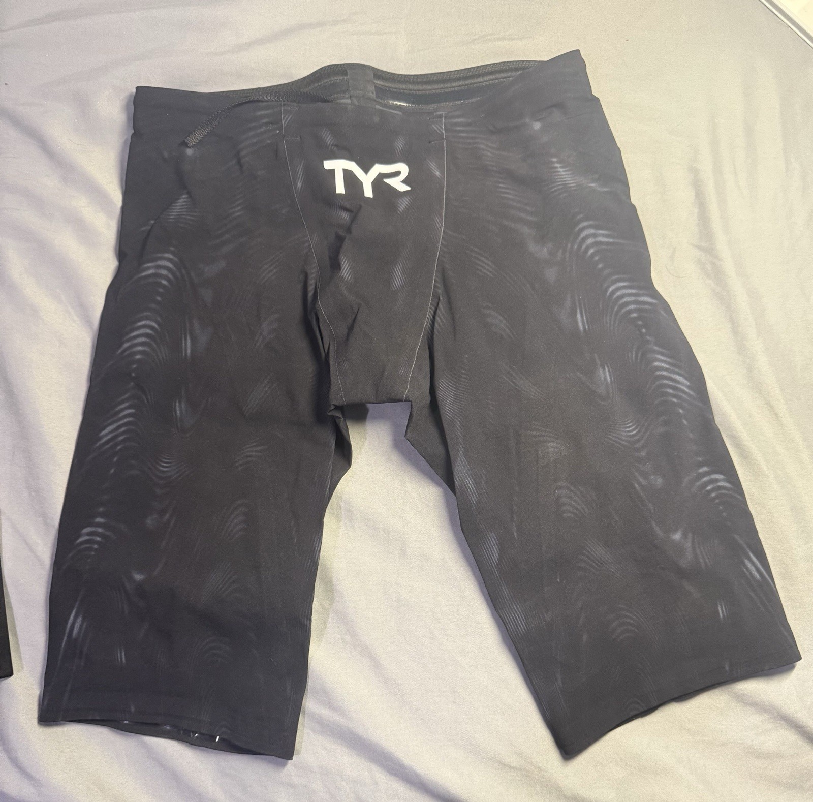 TYR Venzo Men’s Competitive Swim Jammer Tech Suit Size 26 Black Nylon