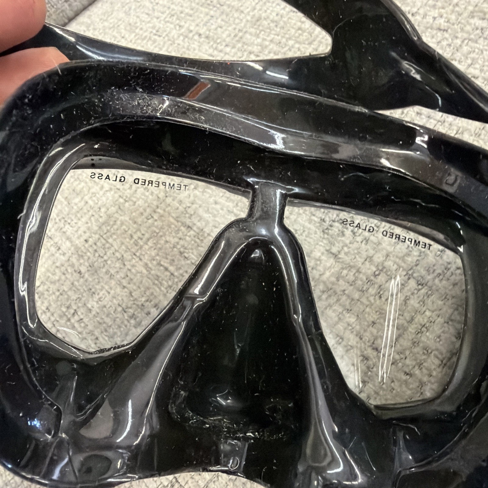 Oceanways Tempered Glass Scuba Diving Mask Black Silicone Dual Lens Snorkel