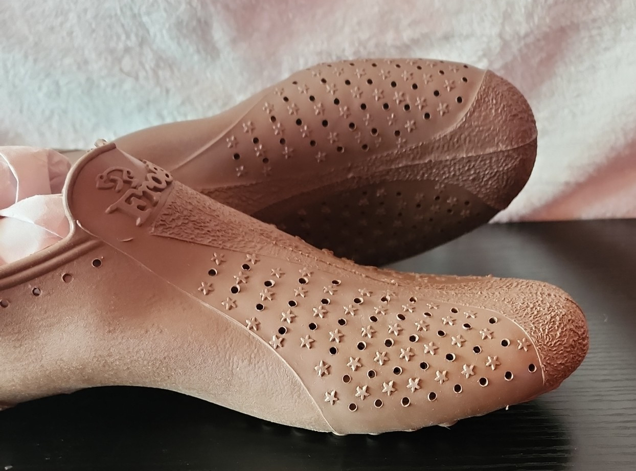 Froggs Shoes Brown Watersports Casual Yoga Pilates Pool size M 4.5/5.5 W 5/7