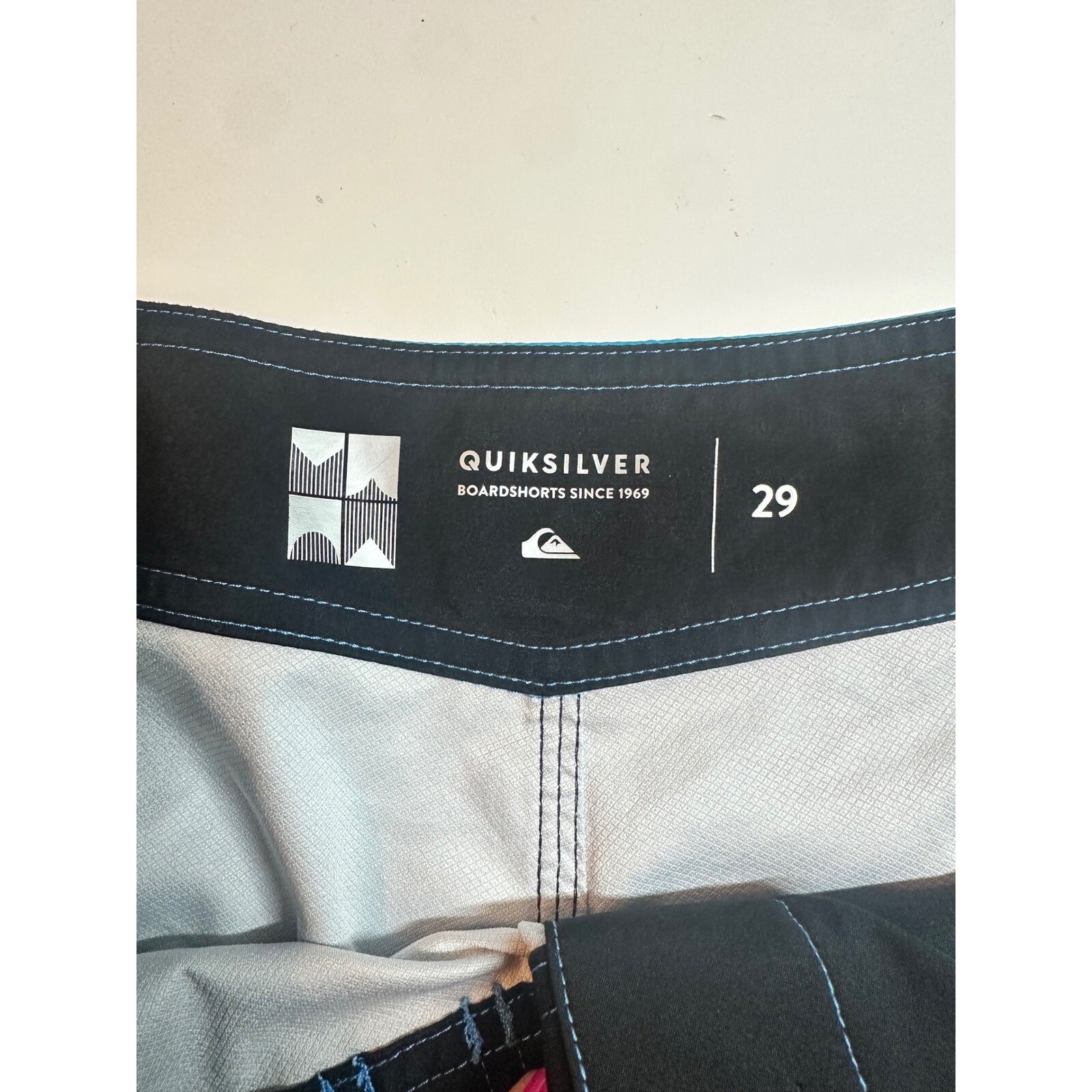 Quiksilver Highline Board Shorts Swim Trunks Water Repellent Striped Size 29