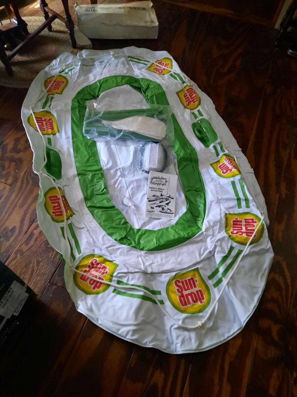 New Nos Rare vintage Sun Drop Inflatable boat raft kit Pump & Oars Sevylor promo