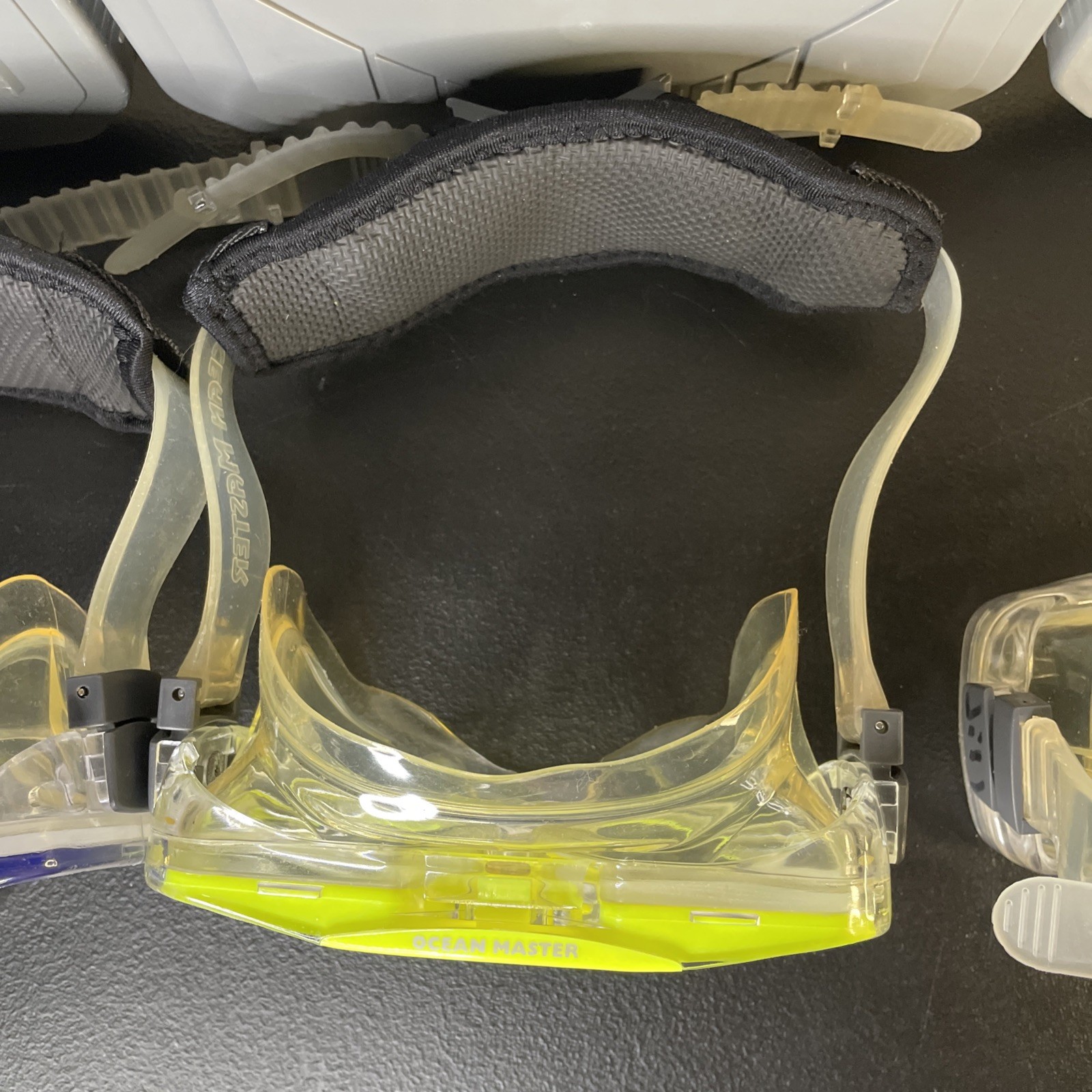 Ocean Master Tempered Glass Snorkeling Masks Q Strap Lot Of 3 With Cases