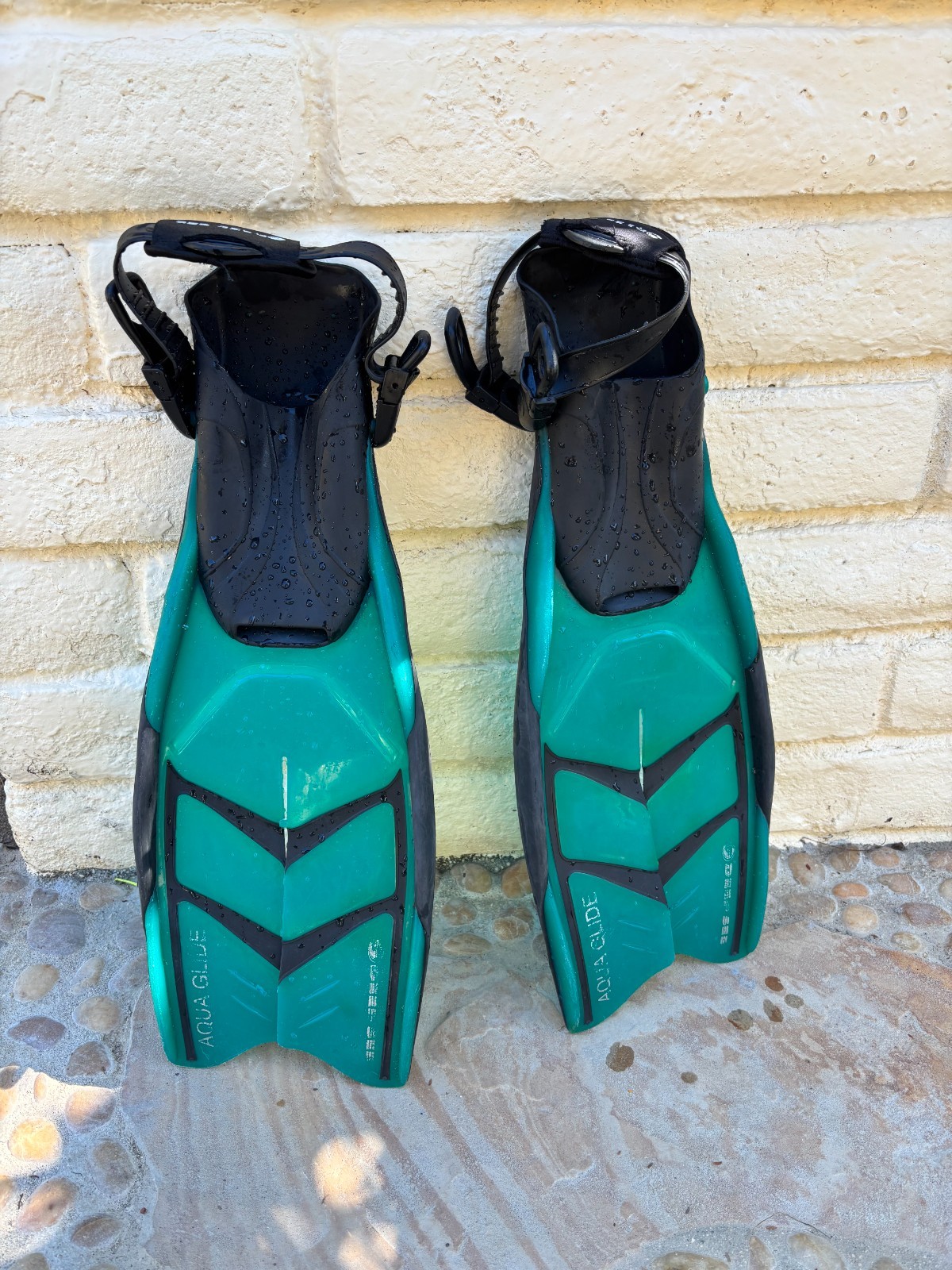 Aquaglide Deep Sea Scuba Snorkeling Fins Green and Black Size S-M 5-8.5