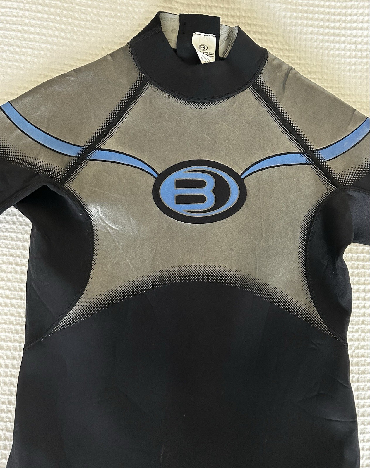 Bare Plazma Shorty Wetsuit Men’s XL 2/2 mm Black Silver Powerstretch Surf