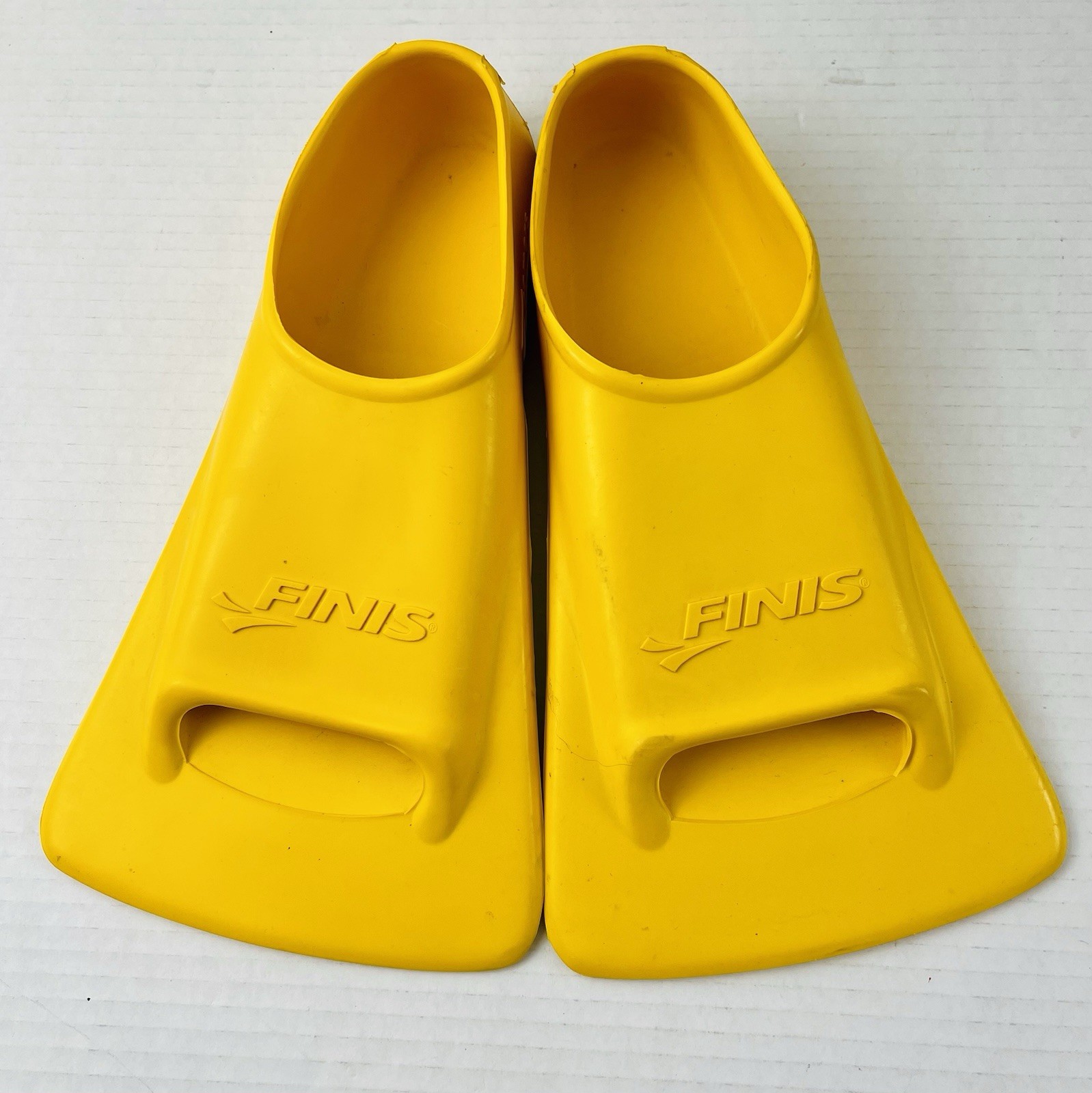 Finis Unisex Sz D F 6.5-8/M 5.5-7 Zoomers Gold Diving Swim Training Fins