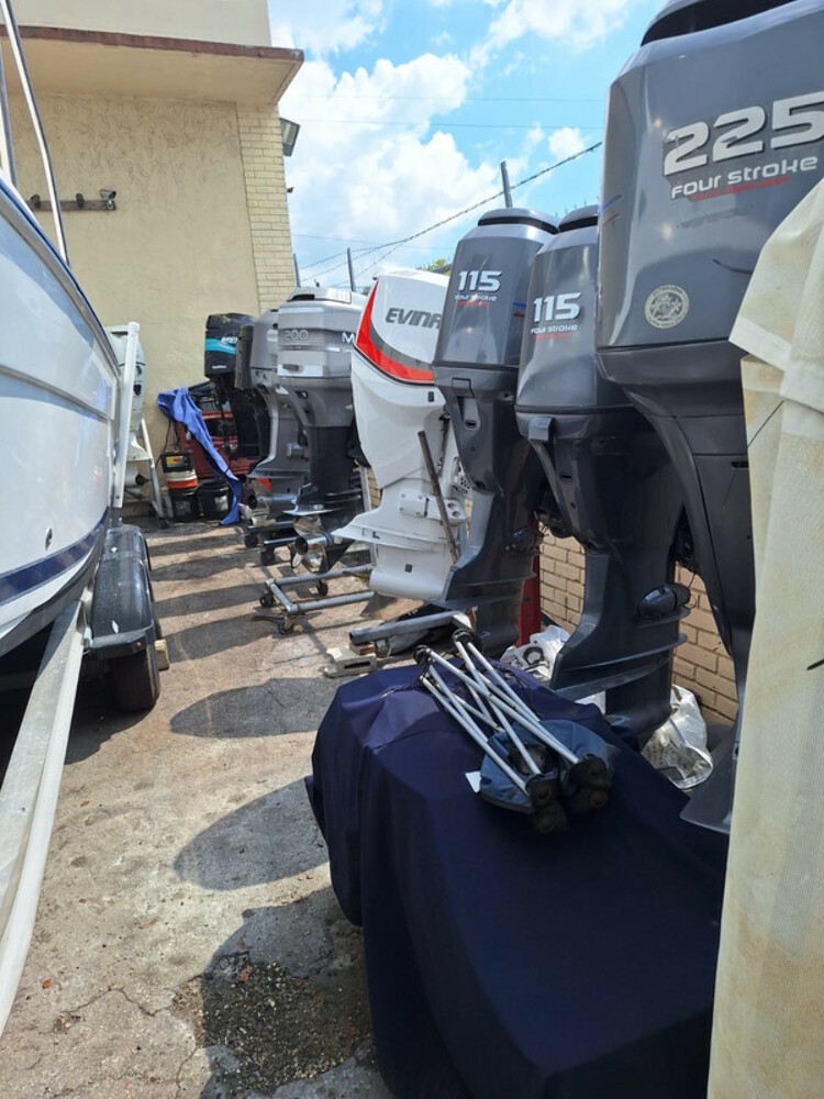 Marpac 8-4130 Tube 3 Rider 72inx70in Two Boarding Handles Boston Valves Marine