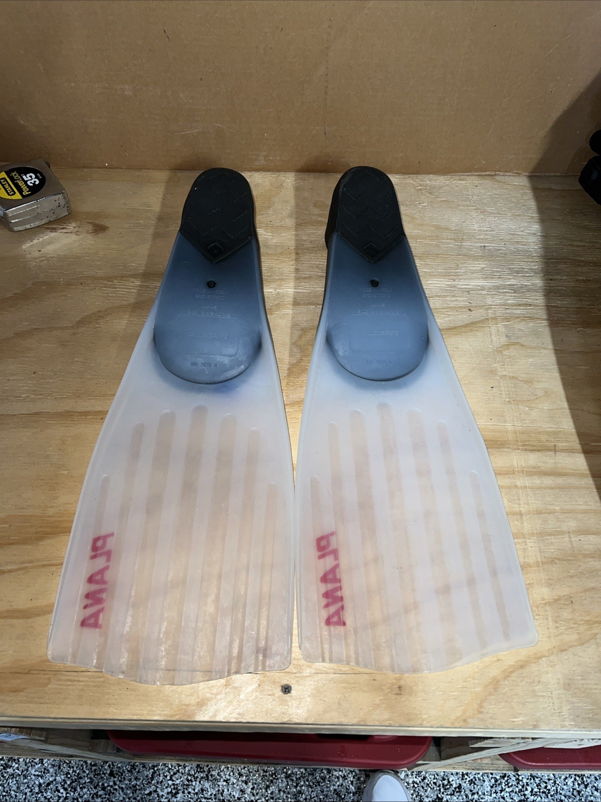 Plana Mares Scuba Diving Fins Size 9 1/2 -10 1/2 Galleggiante DIN 7878A Italy