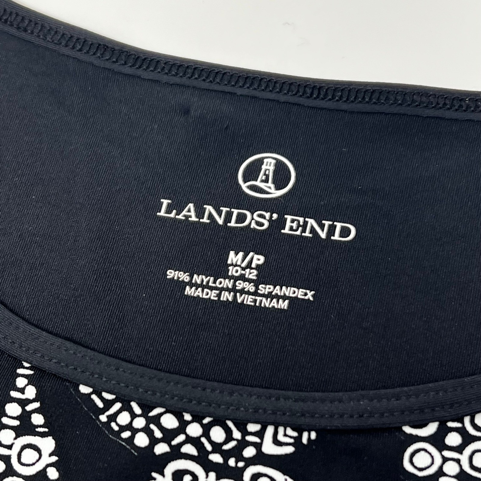 Lands End Womens Black Long Sleeve Rash Guard UPF Swim Modest Shirt M Petite