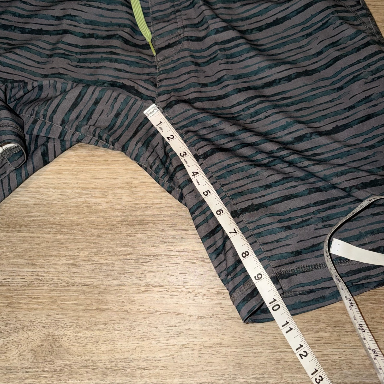prAna Board Shorts Mens Size 32 Gray Green Striped Swim Trunks