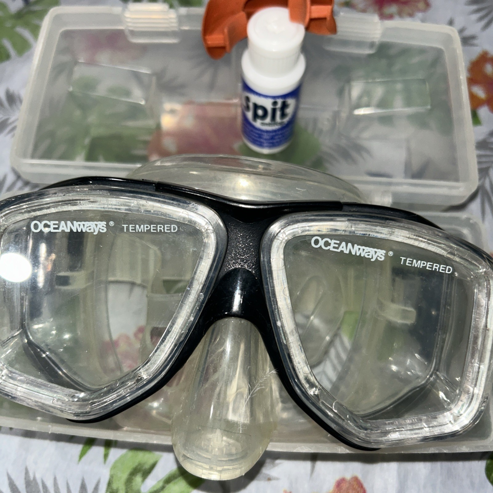 Ocean Ways Tempered Glass Snorkel Mask Black Clear Case Antifog Gel & Nose Clip