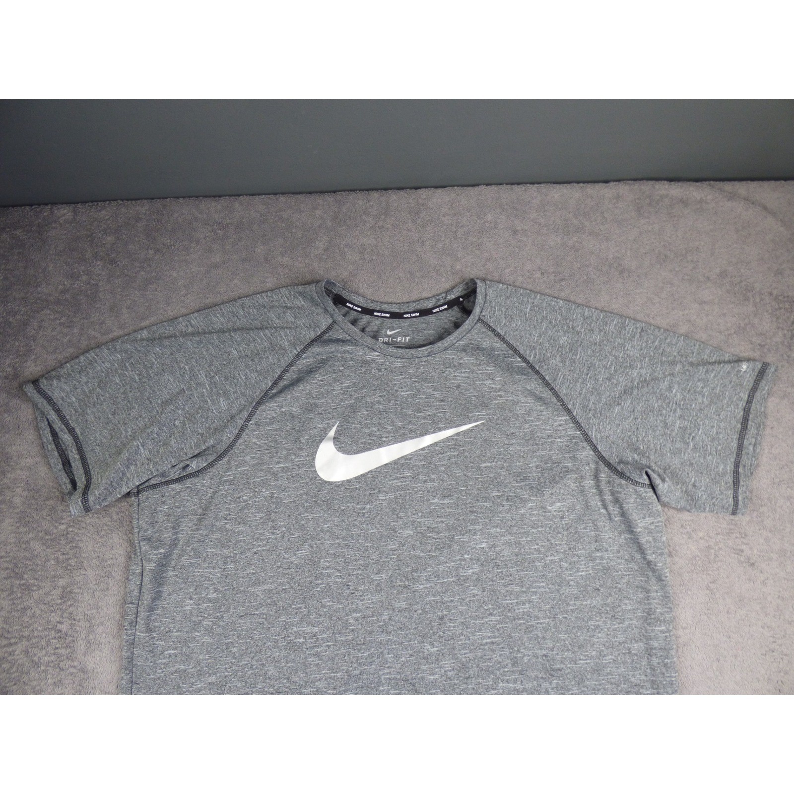 Nike Swim Dri-FIT Mens XXL Gray Rash Guard UPF 40 Short Sleeve Swim Shirt Shirt