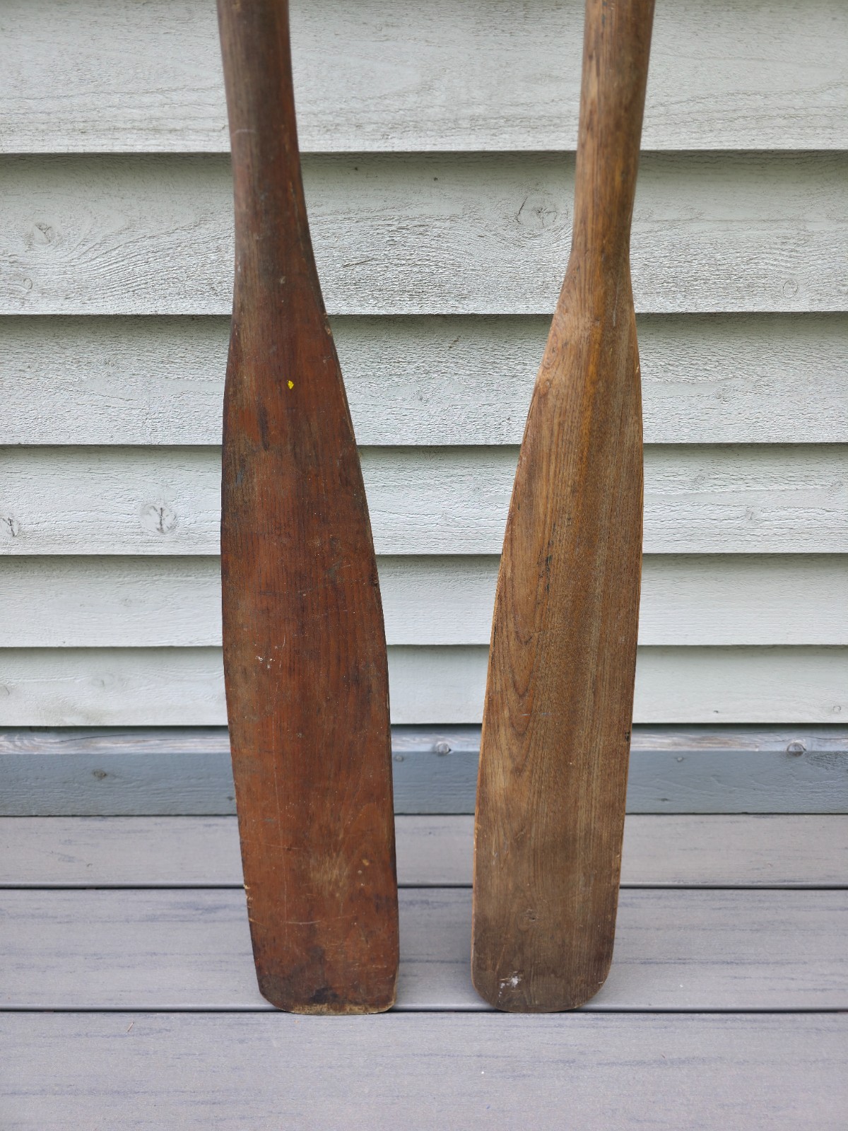 VINTAGE Old DARK BROWN Wooden Paddles Oars ODD PAIR Measures 84″ 7 ft