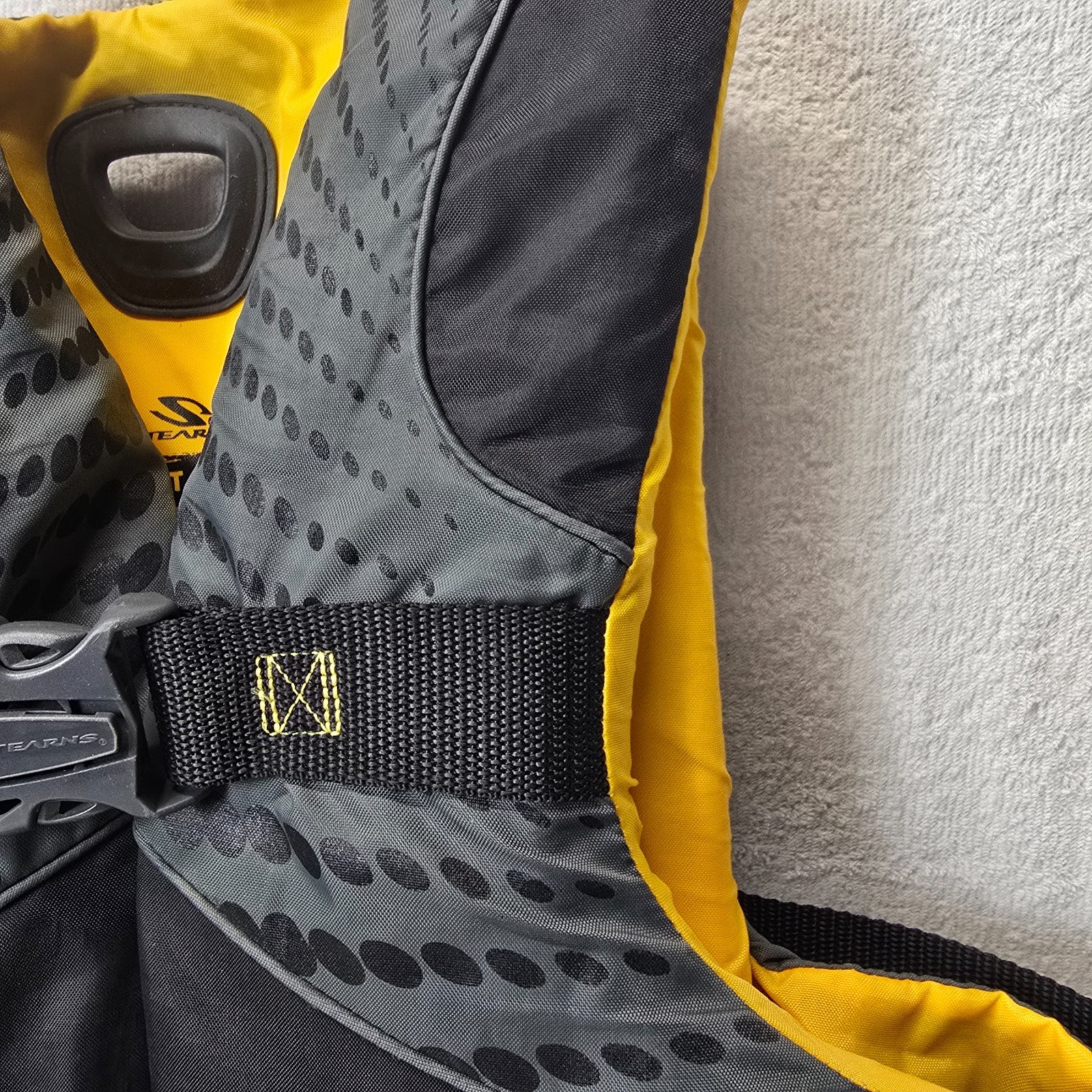 Stearns Life Jackets Black/Yellow ~ Adult S/M~ Life/ Ski~Jacket~ Vest~