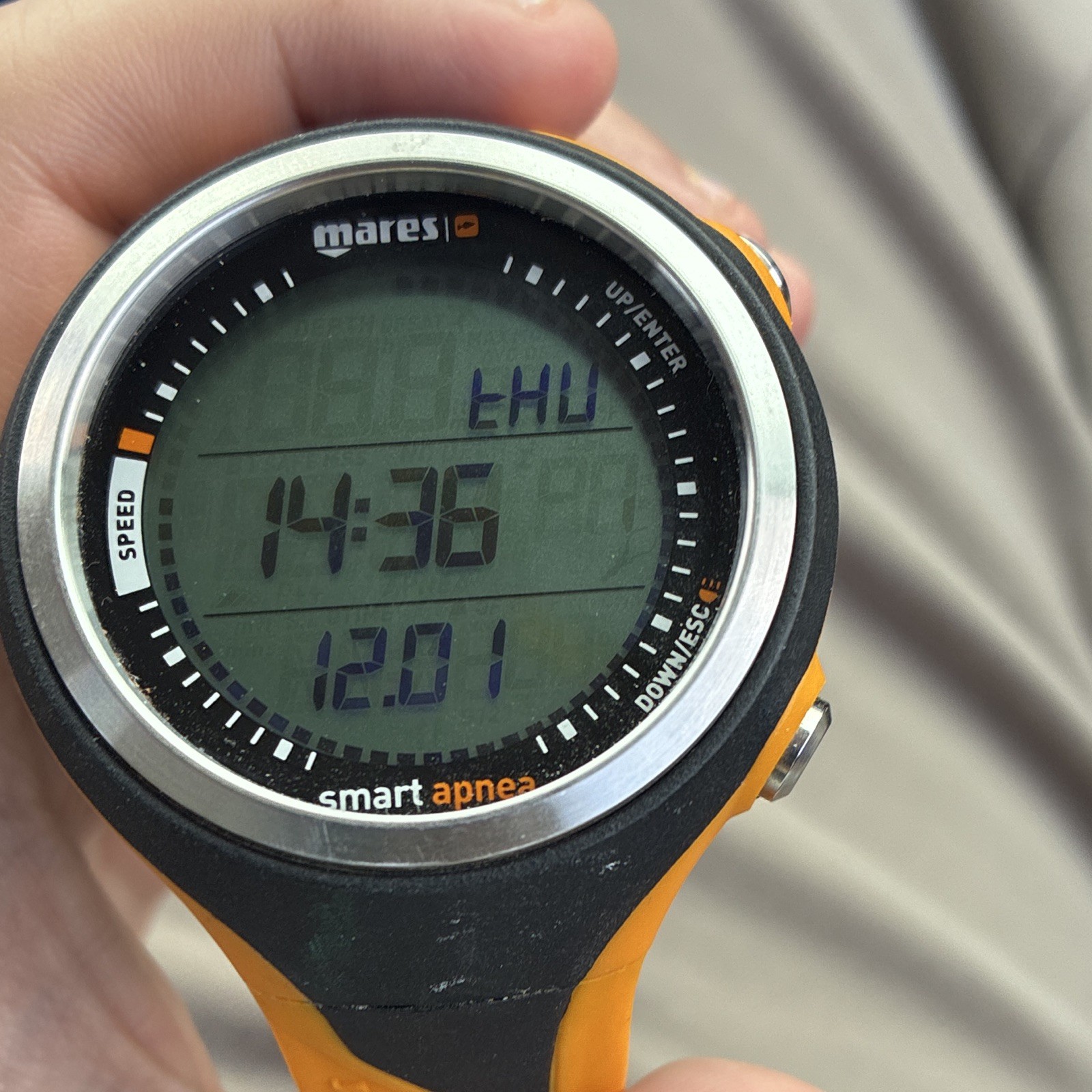 Mares Smart Apnea Dive Computer Watch, Apnea Diving – Black/Orange