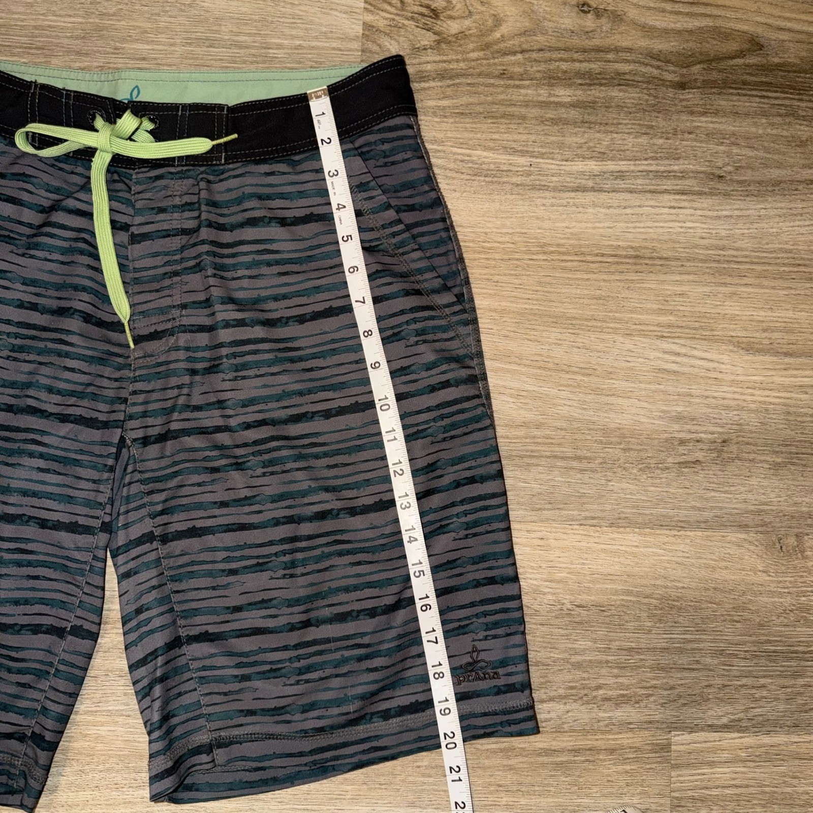 prAna Board Shorts Mens Size 32 Gray Green Striped Swim Trunks