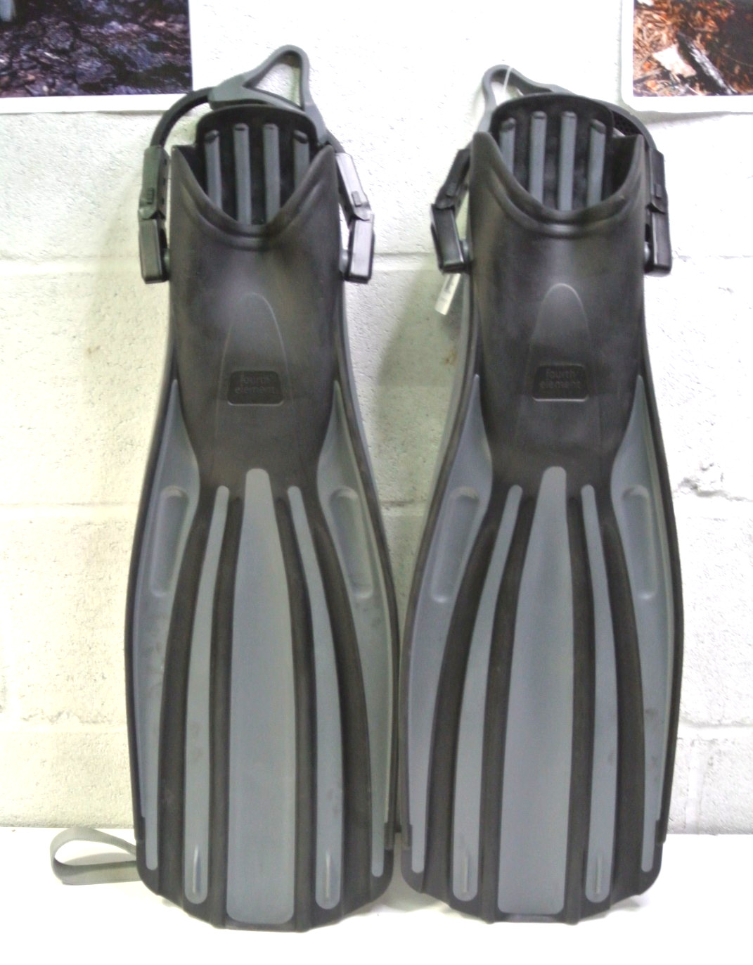 Fourth Element Rec Scuba Diving Fins Regular Size US 8-10 Black Gray