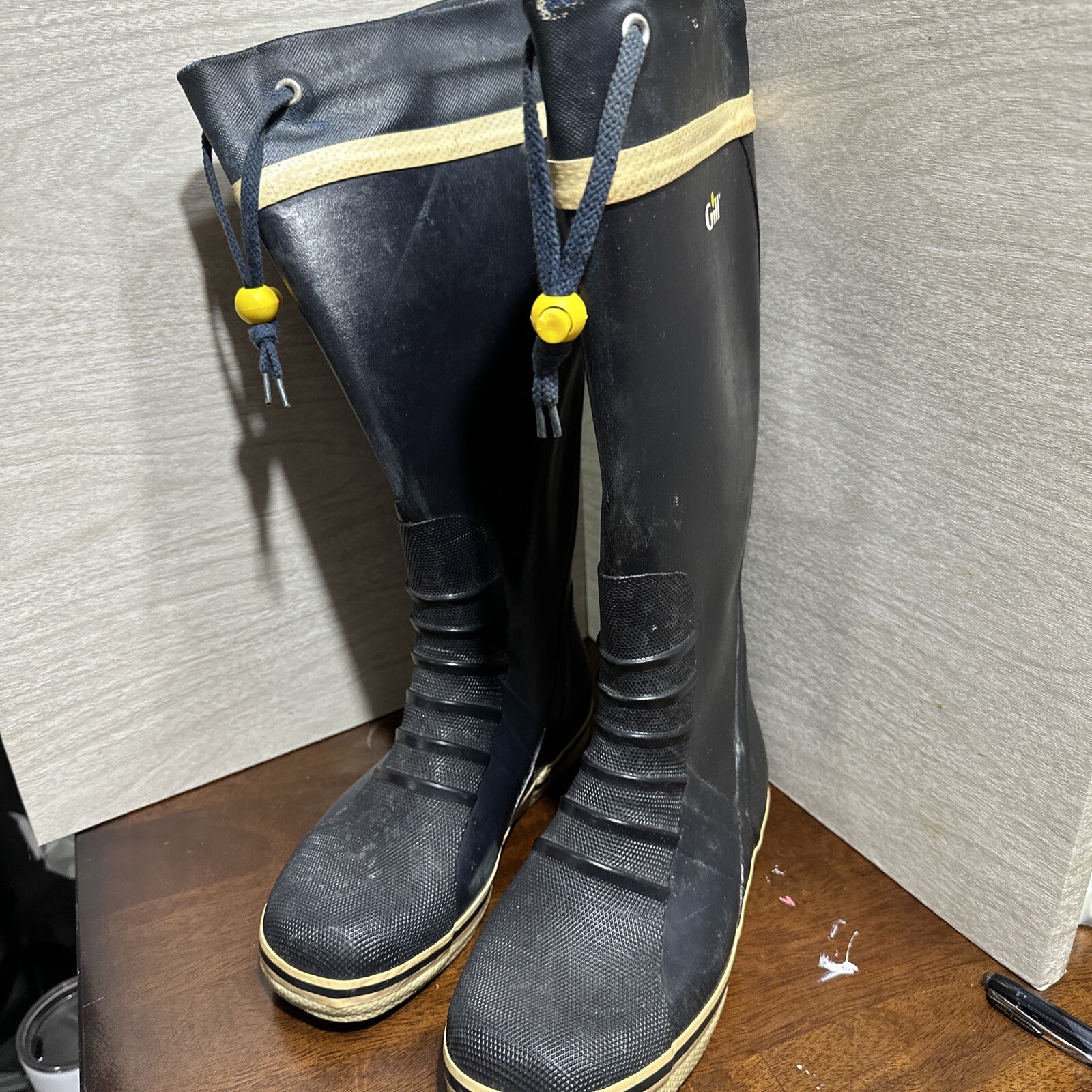 VINTAGE DOUGLAS GILL RUBBERIZED SAILING BOATING RAIN BOOTS SIZE 5 US