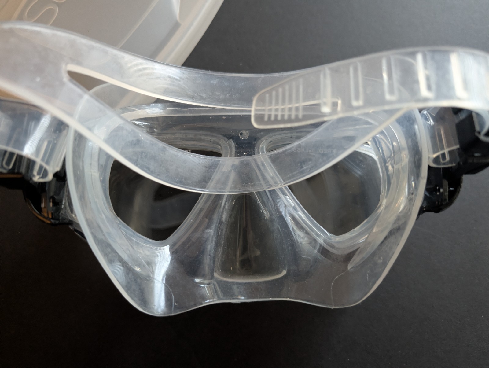 Cressi Sub Scuba Diving Mask, Tempered Glass Clear Silicone w/ Case Adjustable