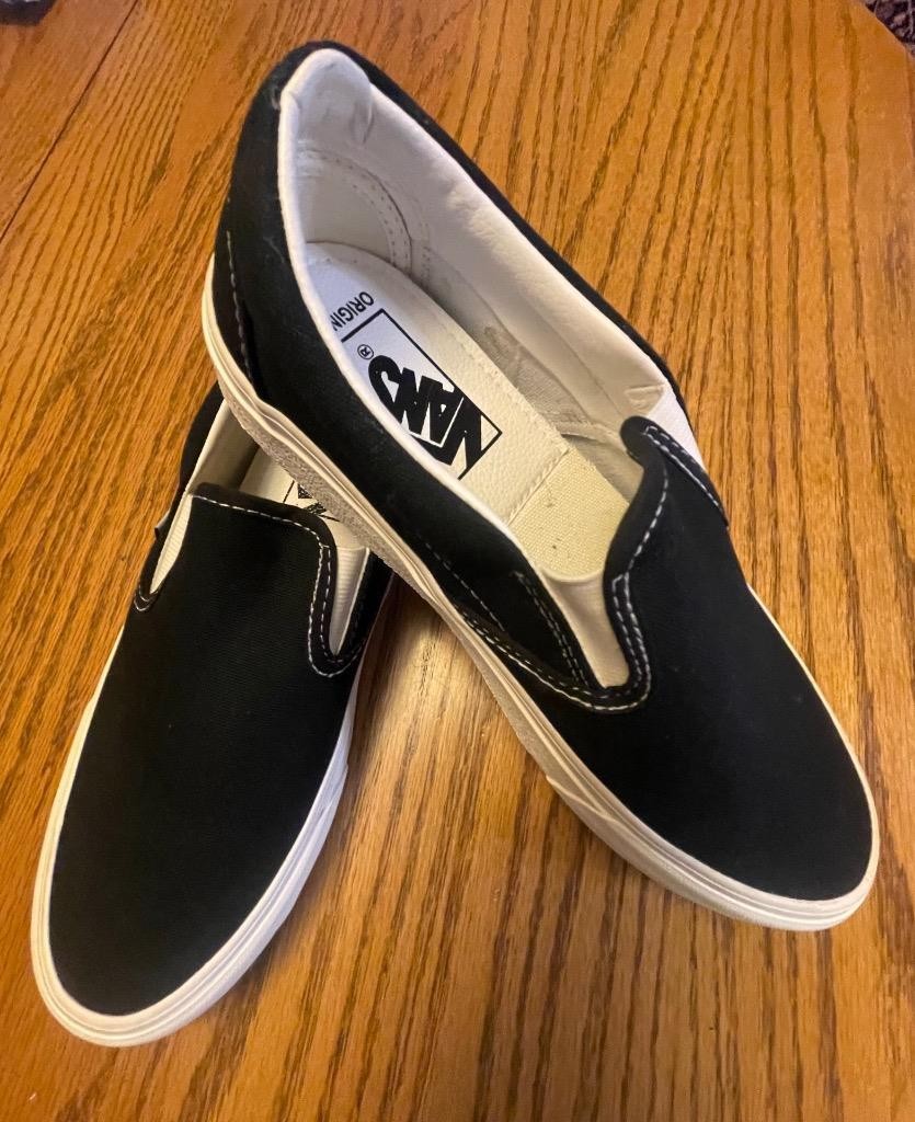 Off the Wall Classic Black Slip On Vans Women 7/Men 5.5. NEW Free US Shipping