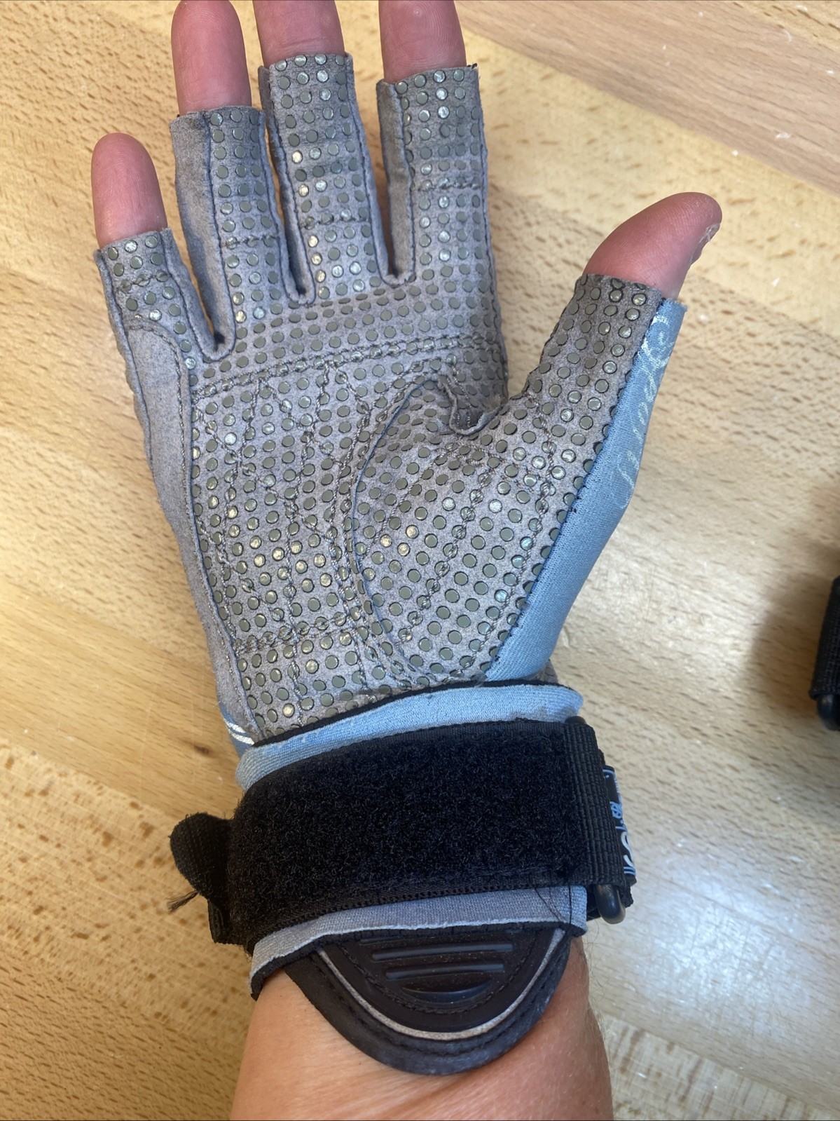 VTG HO Sports Water Ski Gloves Womens Med 3/4 Wrist Support Ultimate Grips