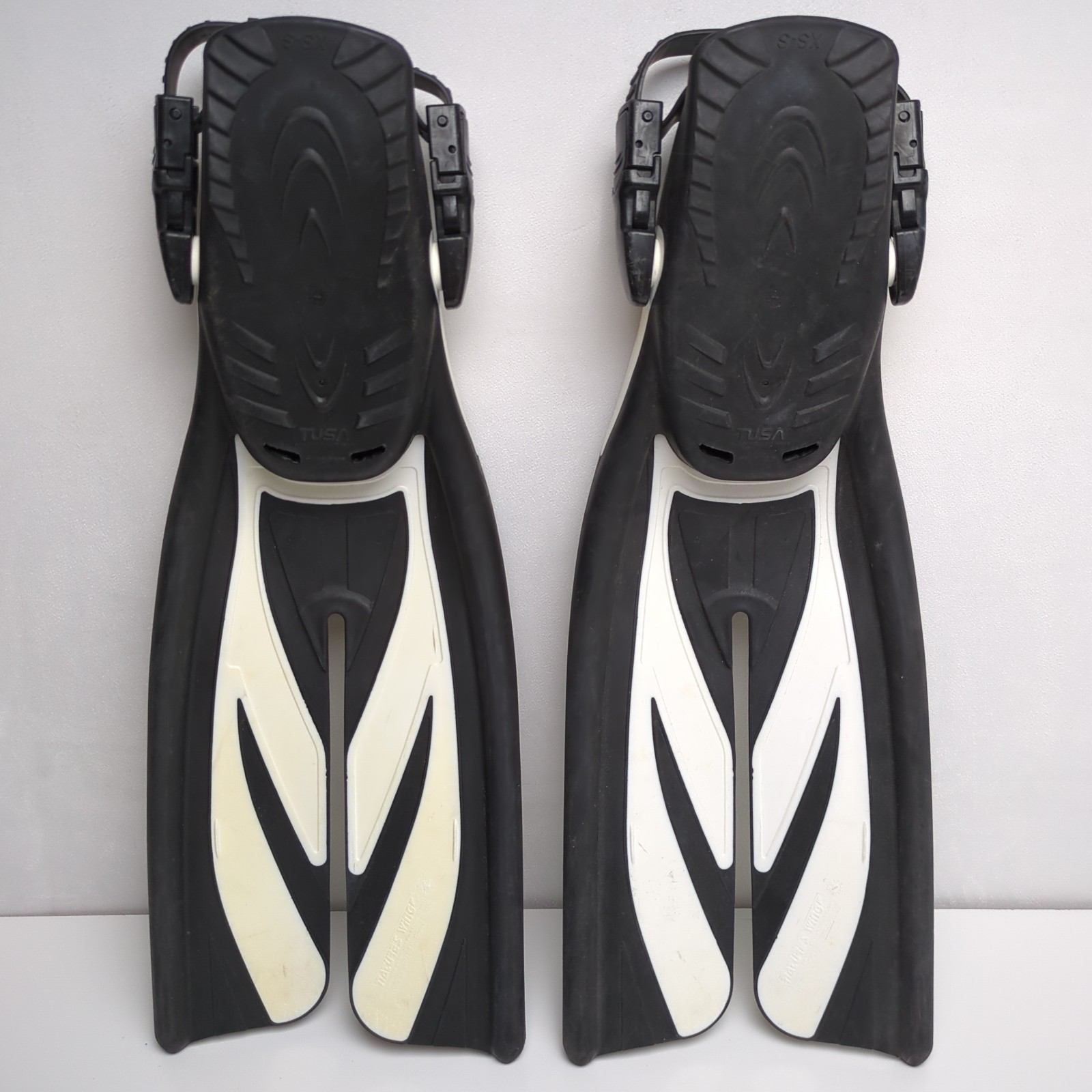 Tusa Xpert Zoom Split Fin Open Adjust Heel Scuba Fins Flippers XS/S White Black