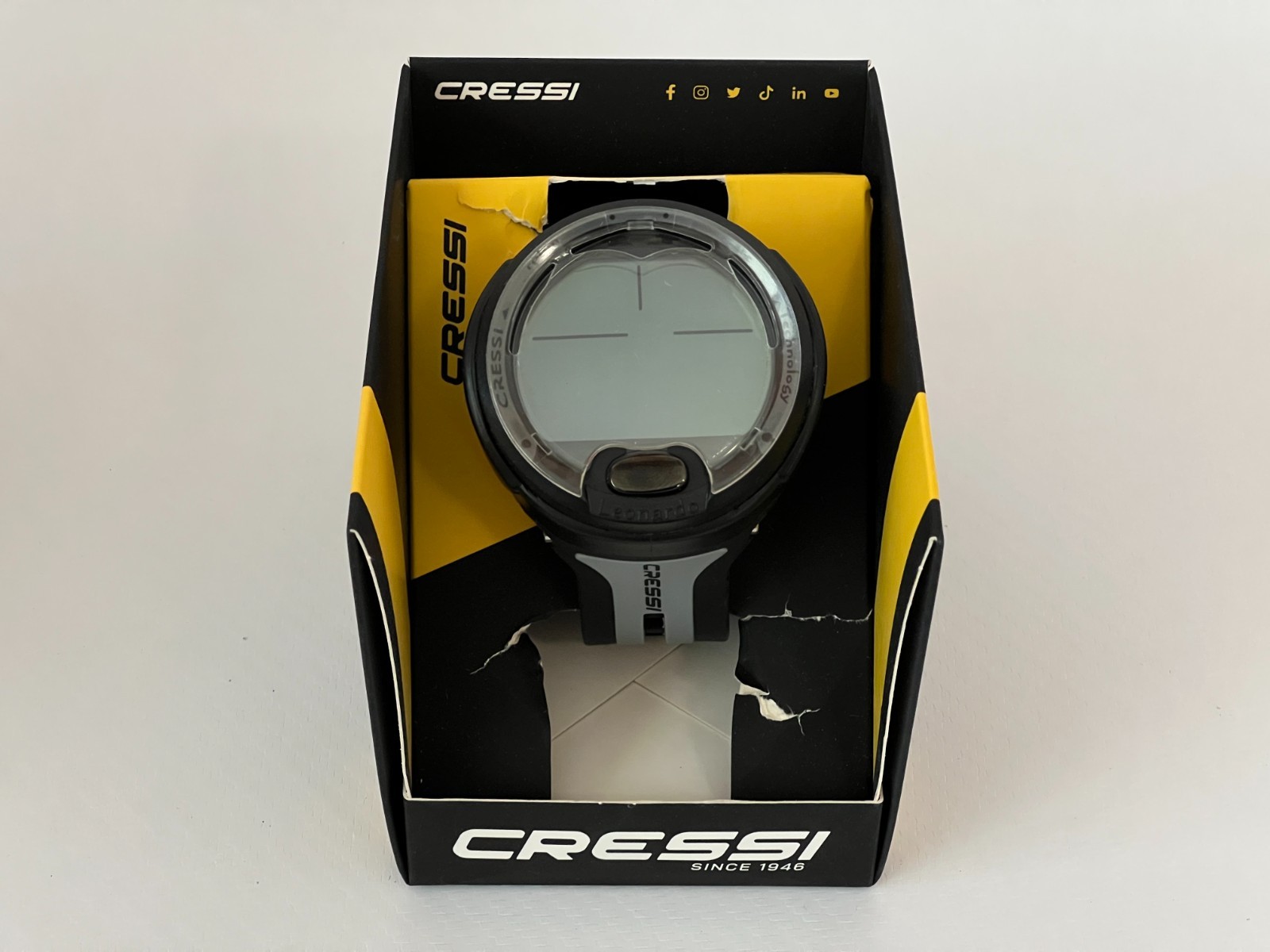 Cressi Leonardo Wrist Computer – Black/Gray – Returned – 2 Dives Logged