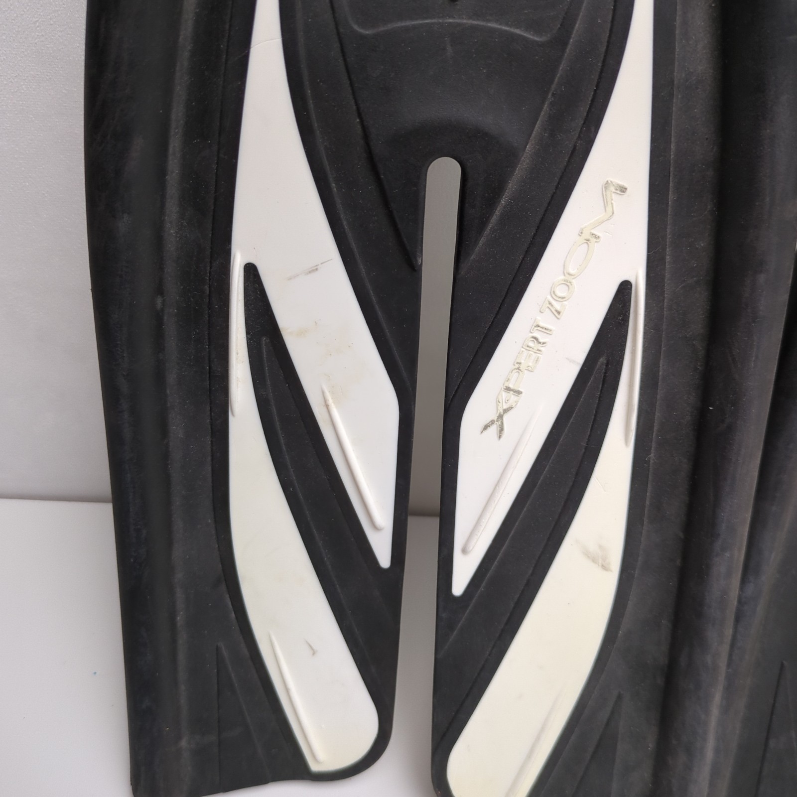 Tusa Xpert Zoom Split Fin Open Adjust Heel Scuba Fins Flippers XS/S White Black