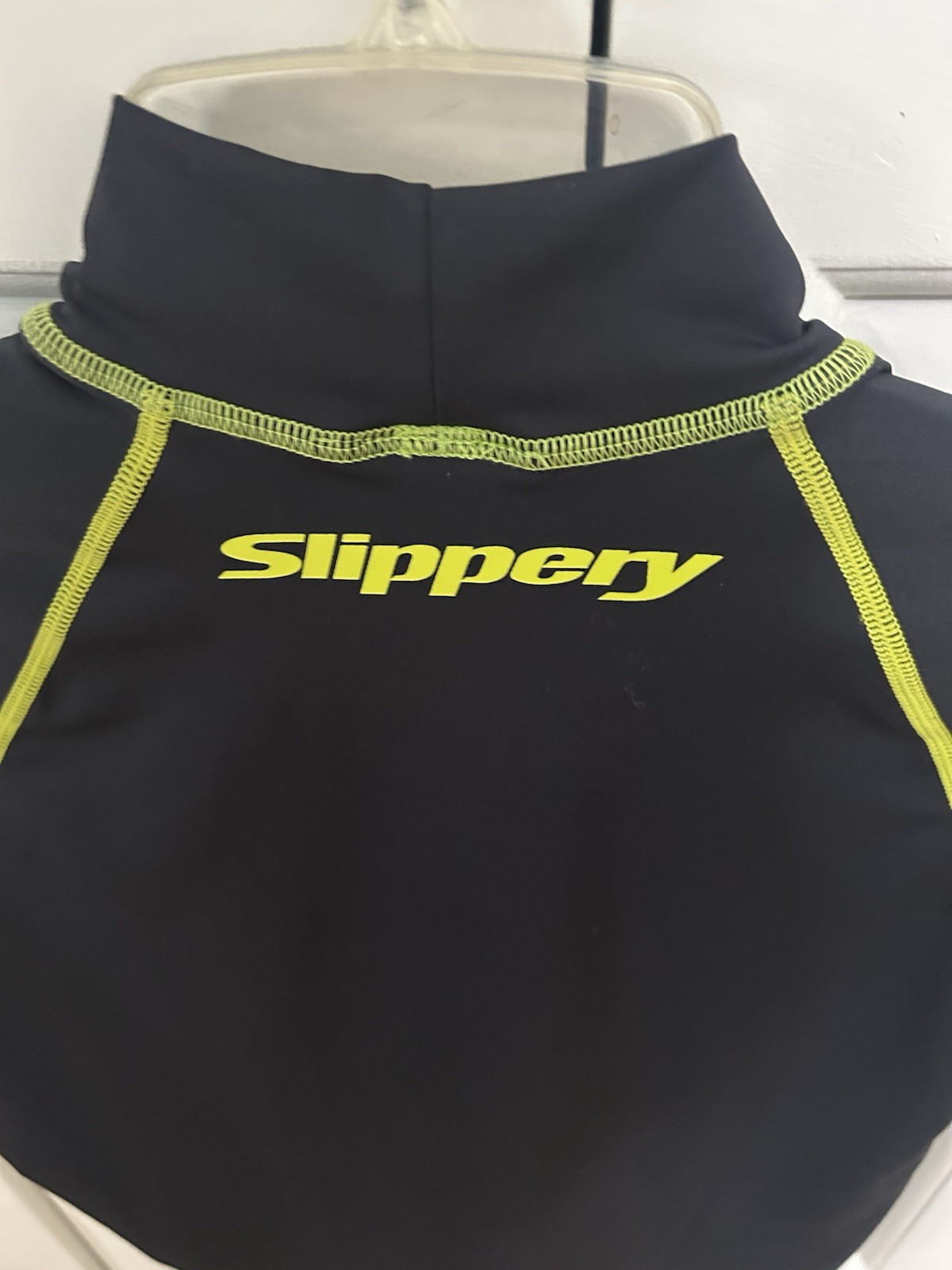 Short Sleeve REFLEX RashGuard Shirt SLIPPERY Size Youth Large New with Tags