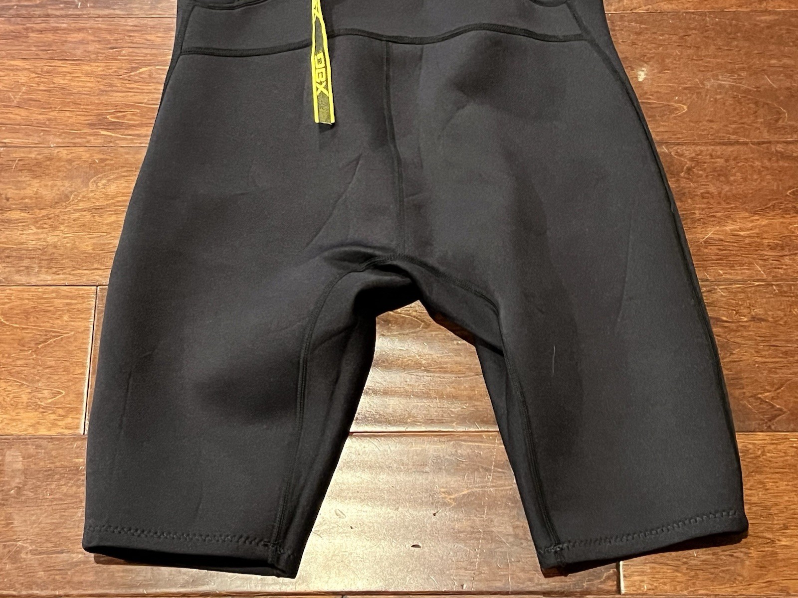 DBX 3/2 mm Black Gray Mens Medium Neoprene Zip Super Stretch Shorty Wet Suit