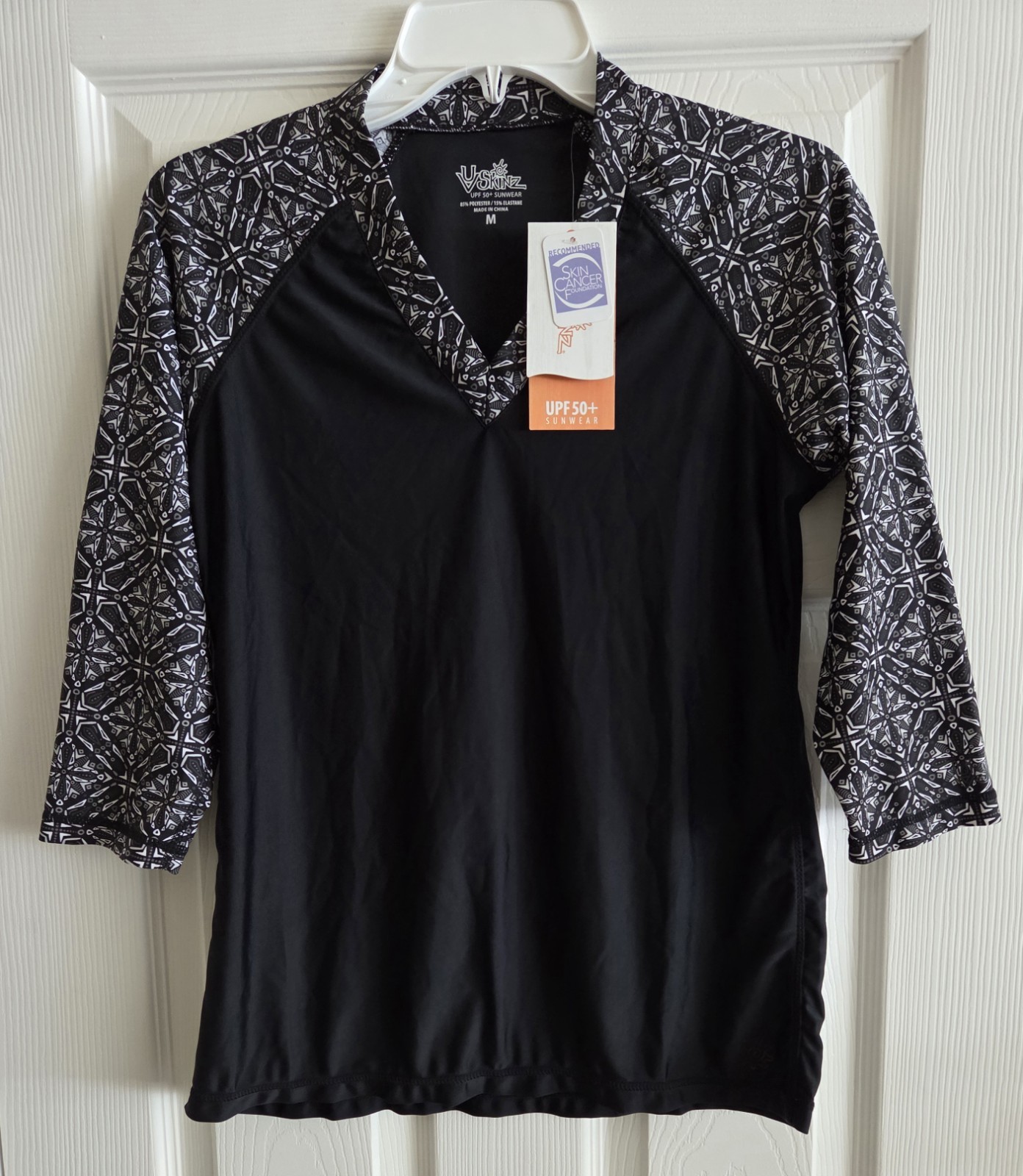 UV Skinz Rash Guard Women’s M Black Gray UPF 50+ Sunwear Long Sleeve Swim Shirt