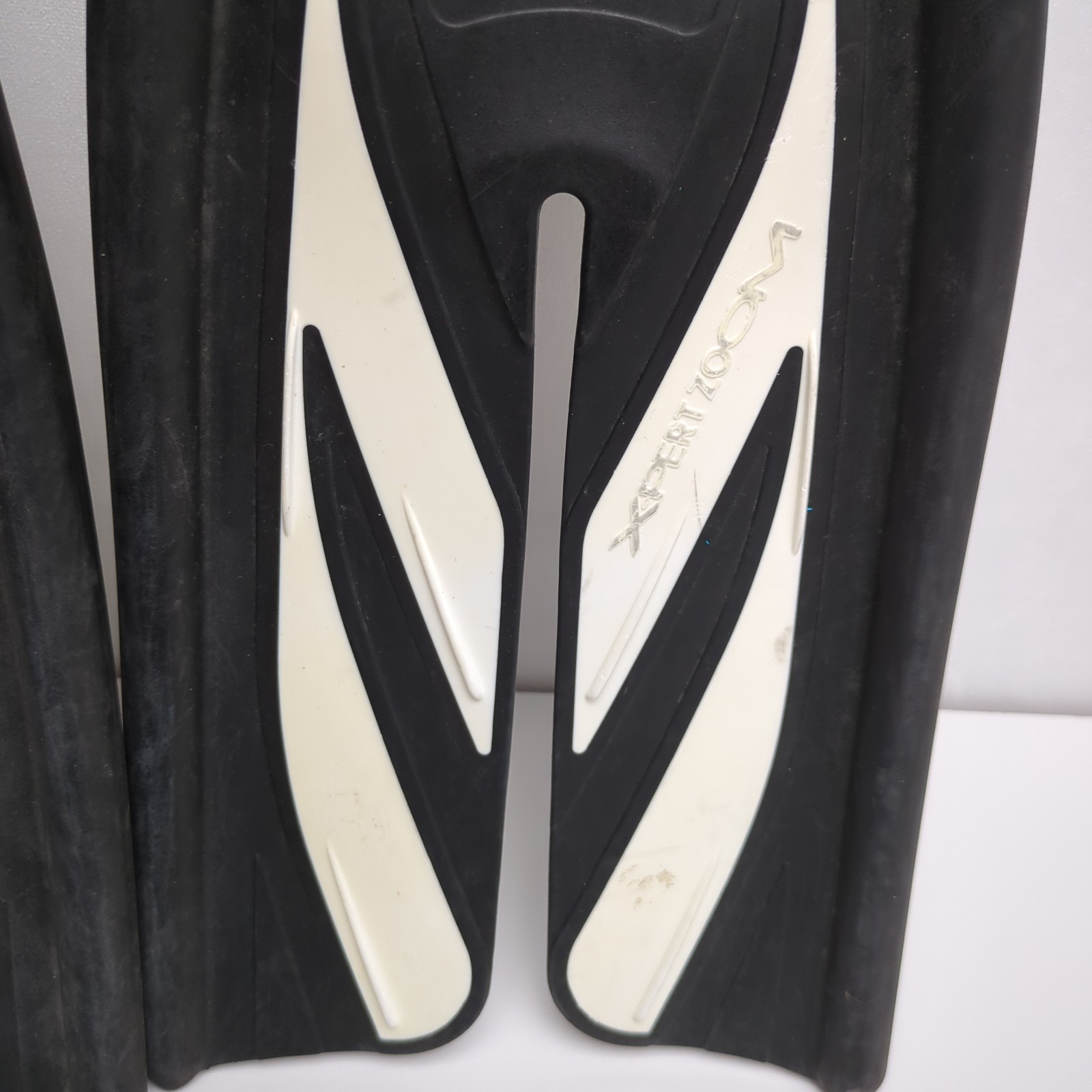 Tusa Xpert Zoom Split Fin Open Adjust Heel Scuba Fins Flippers XS/S White Black