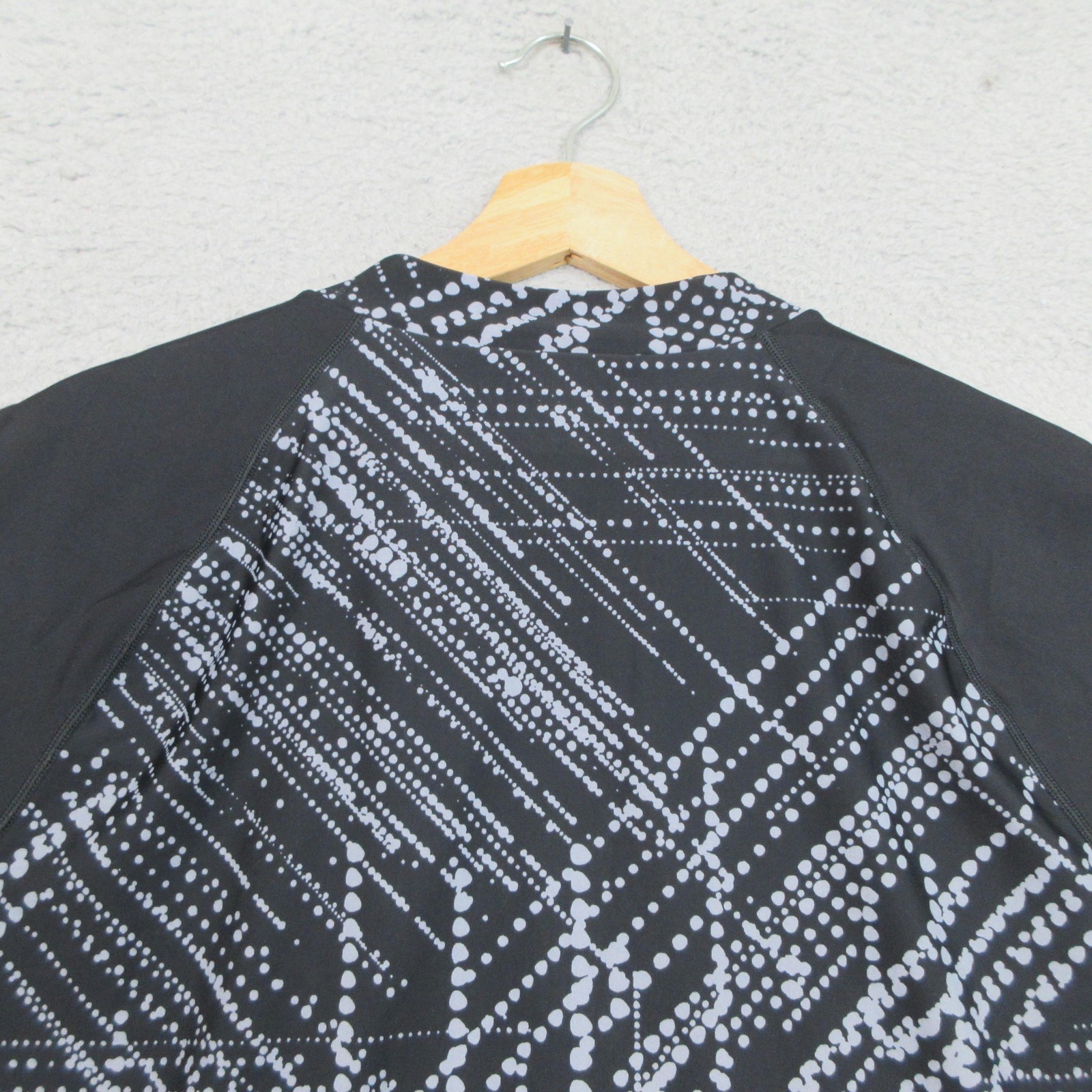 Speedo Zumba Black Graphic Shirt XL Nylon Elastane Mens Swim Rash Guard Top