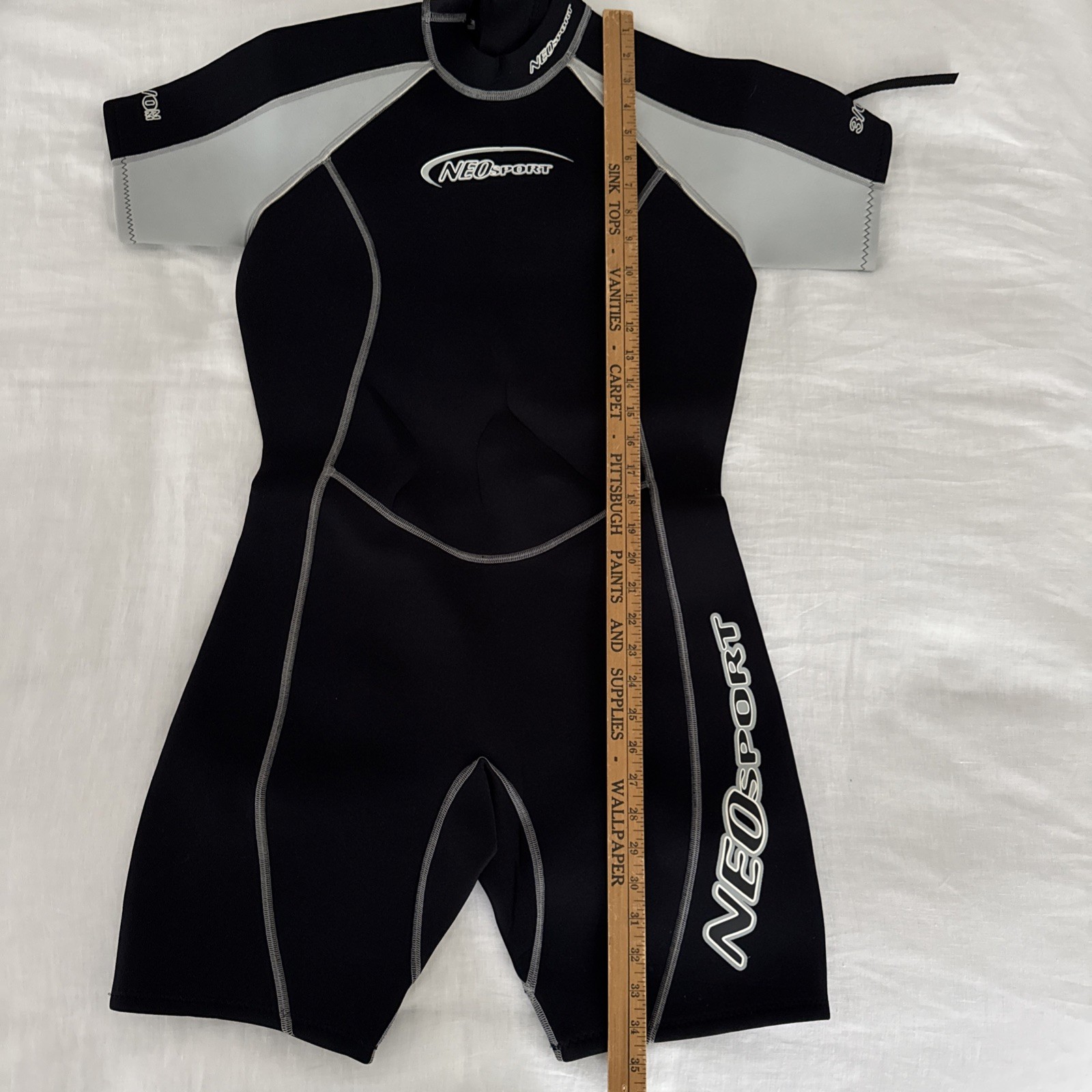 NeoSport 3/0mm Black & Gray Short Shorty Surfer Water Wetsuit Women’s Size 12
